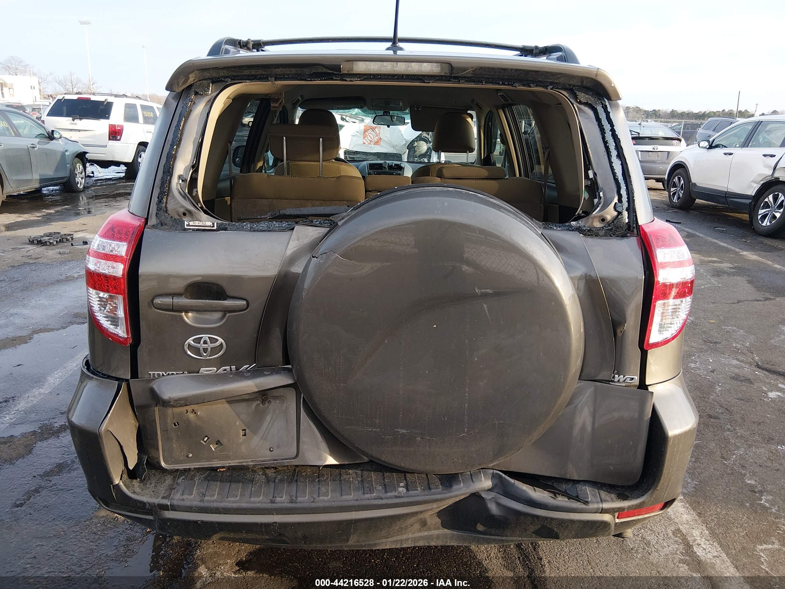 TOYOTA RAV4 image 6
