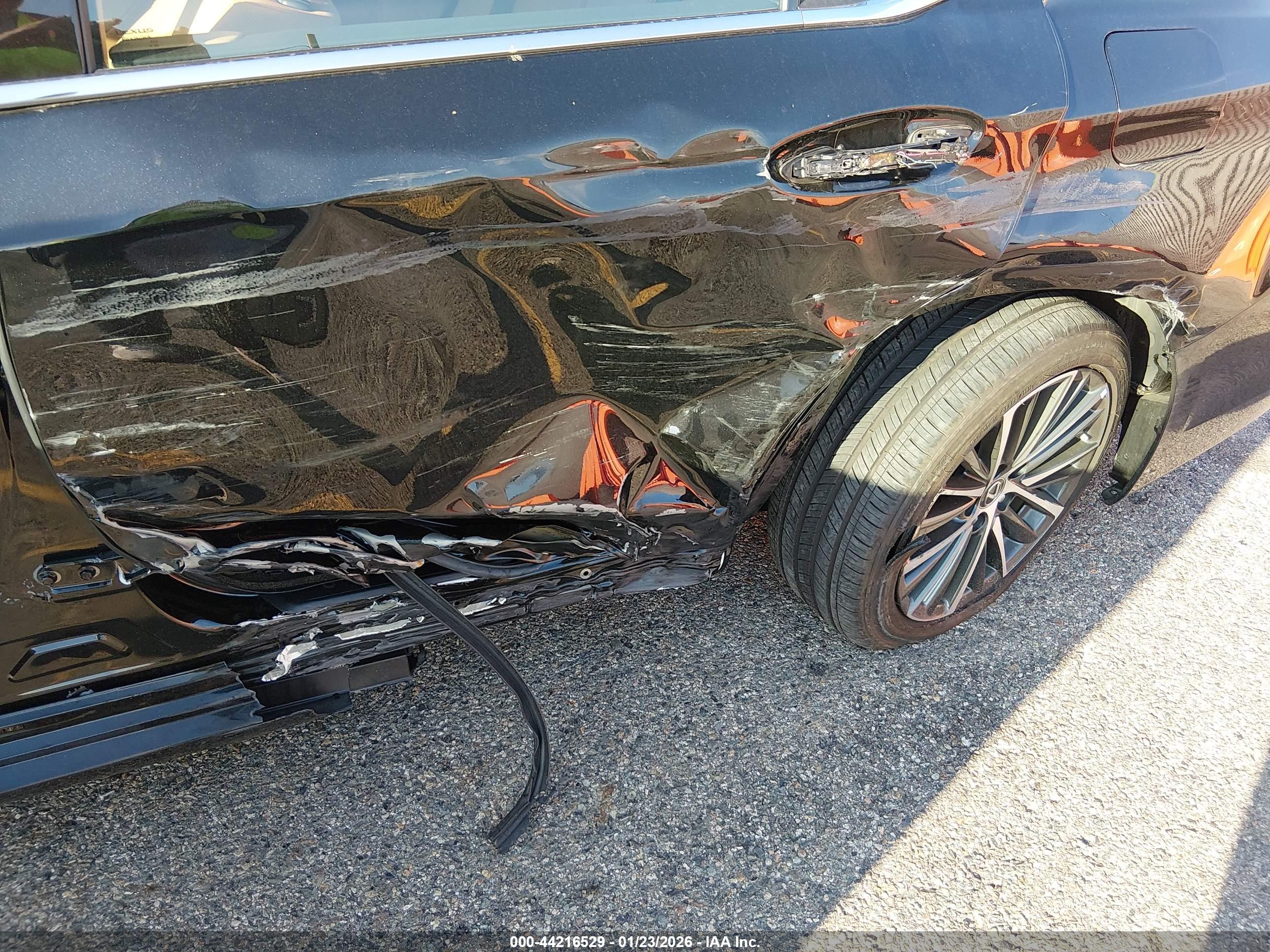 LEXUS ES image 6