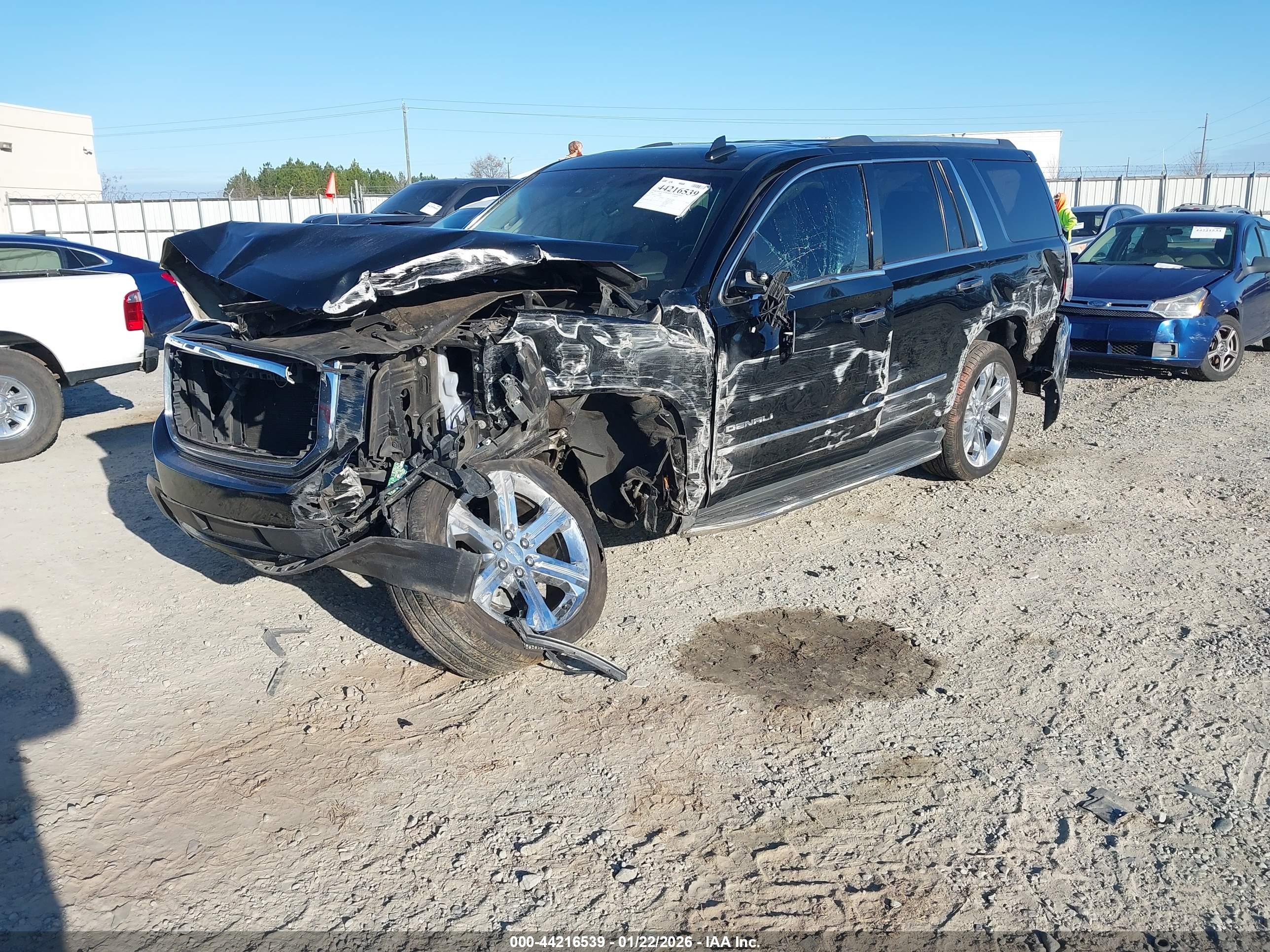 GMC YUKON image 2