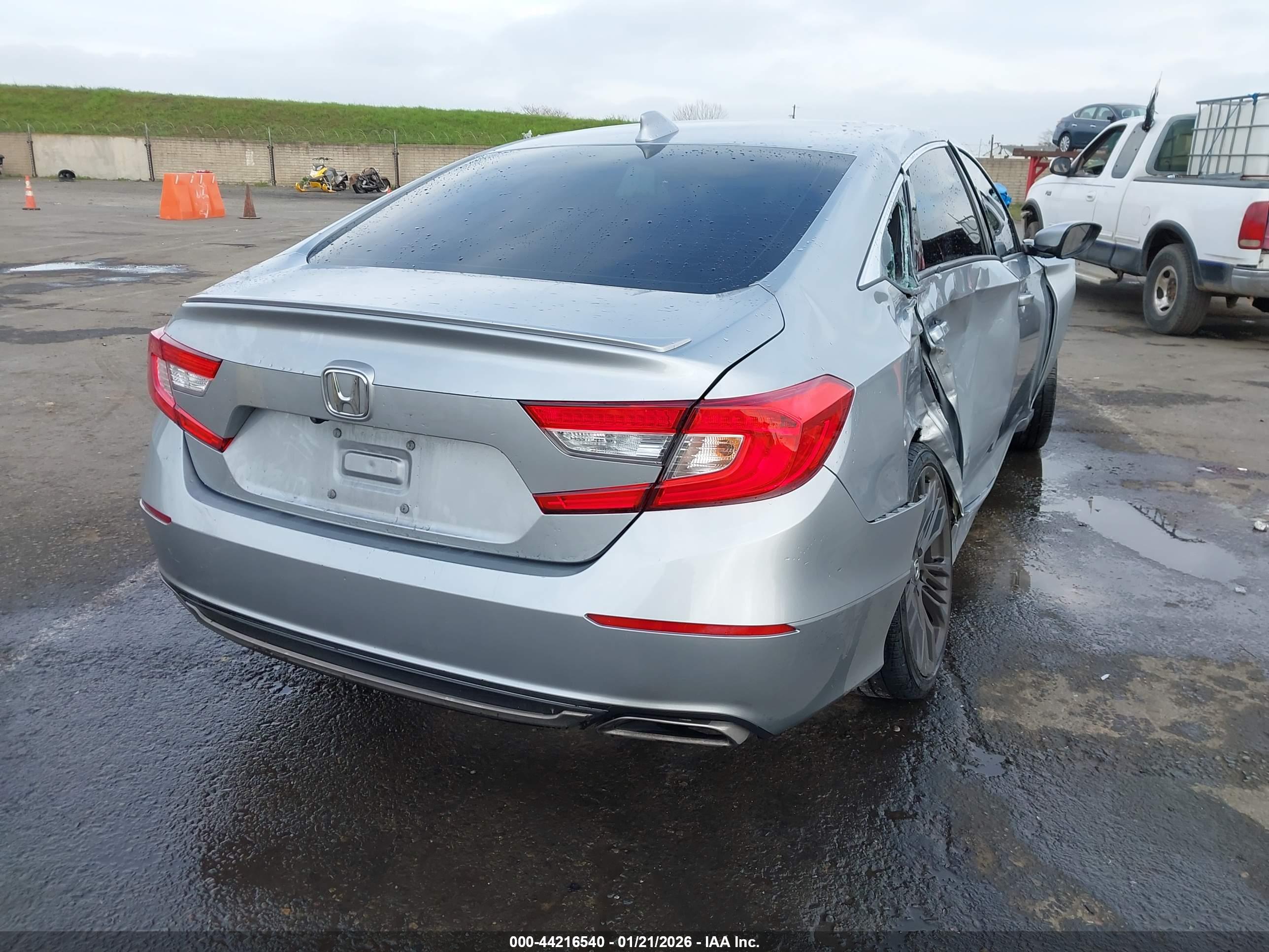 HONDA ACCORD image 4