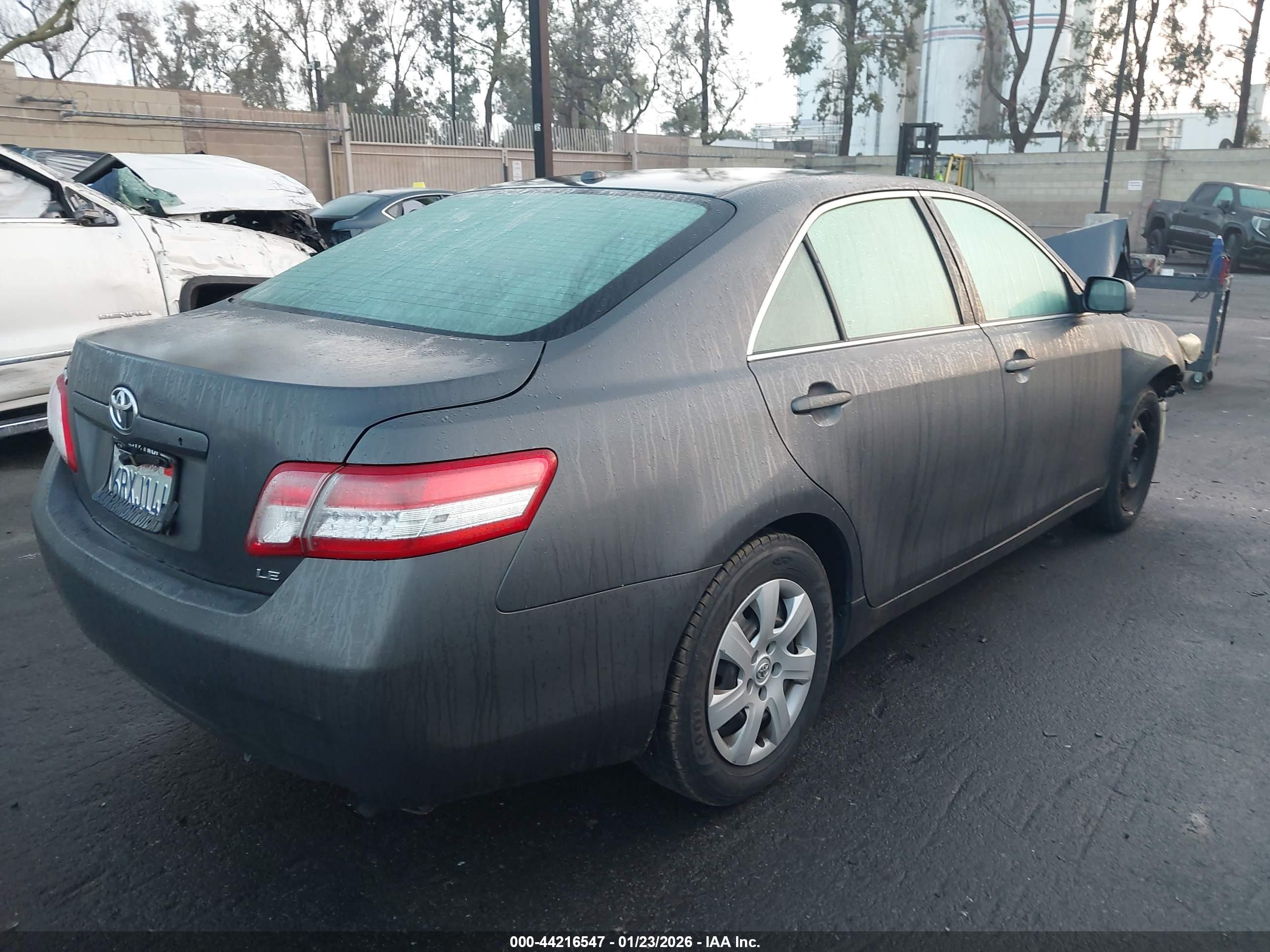 TOYOTA CAMRY image 4