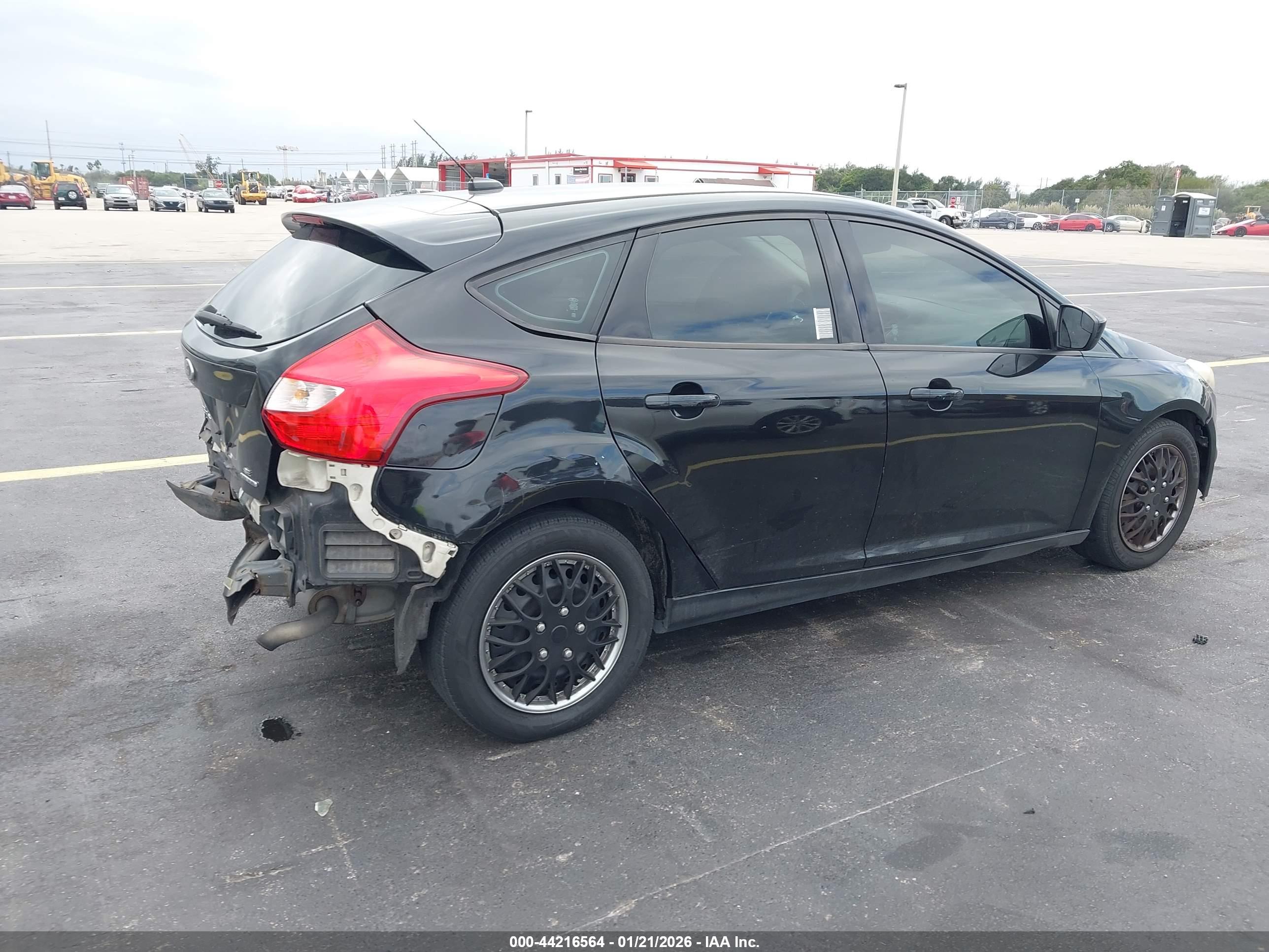 FORD FOCUS image 4