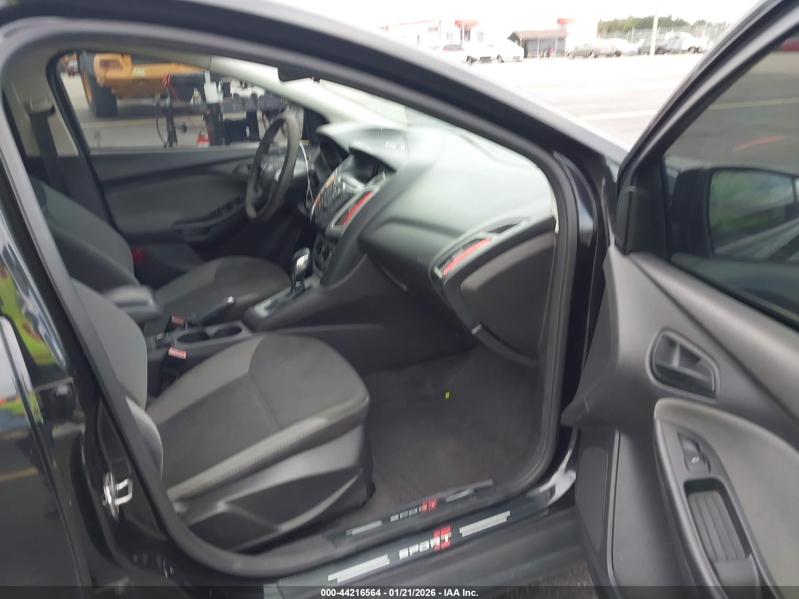 FORD FOCUS image 5