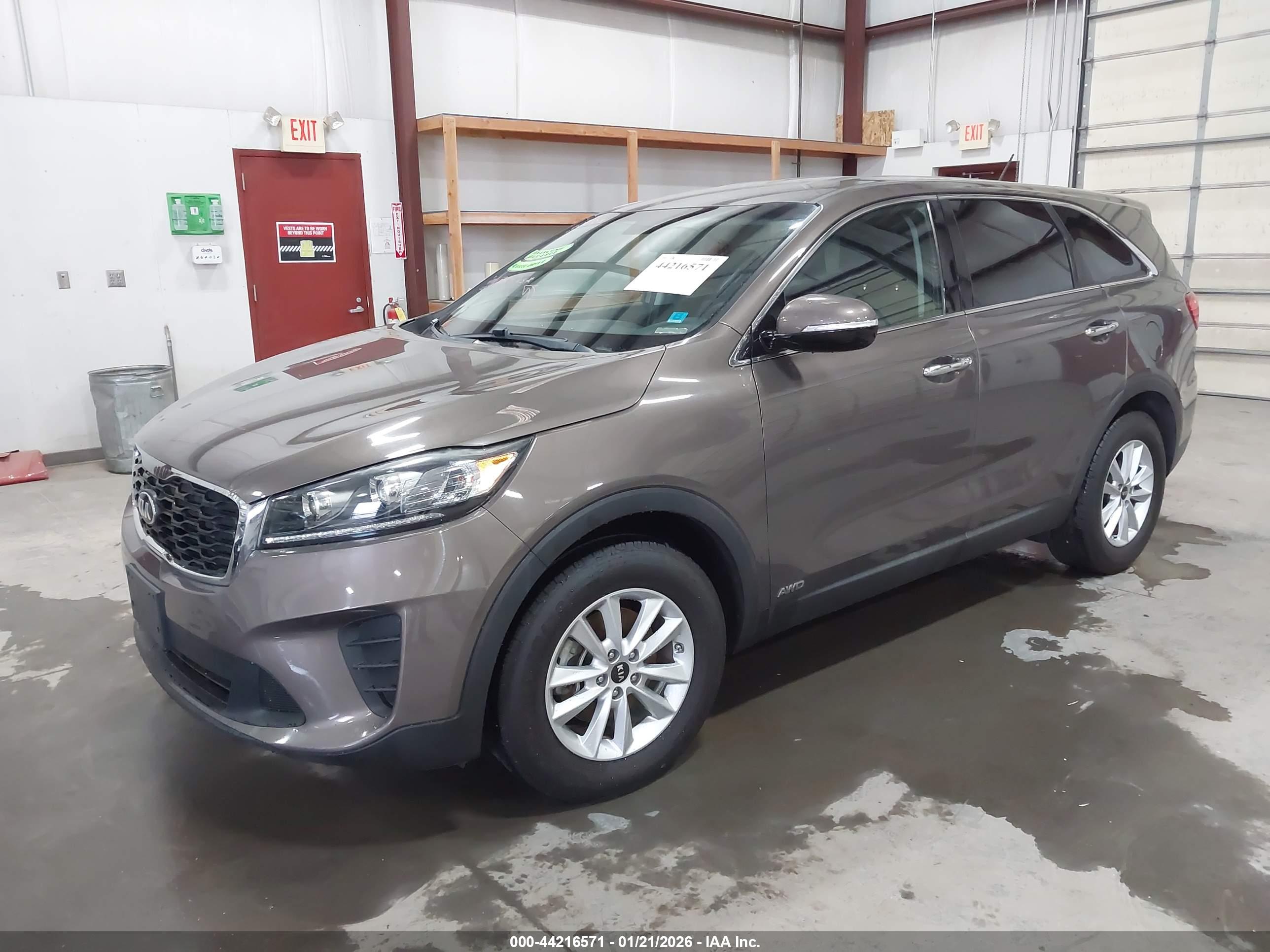 KIA SORENTO image 2