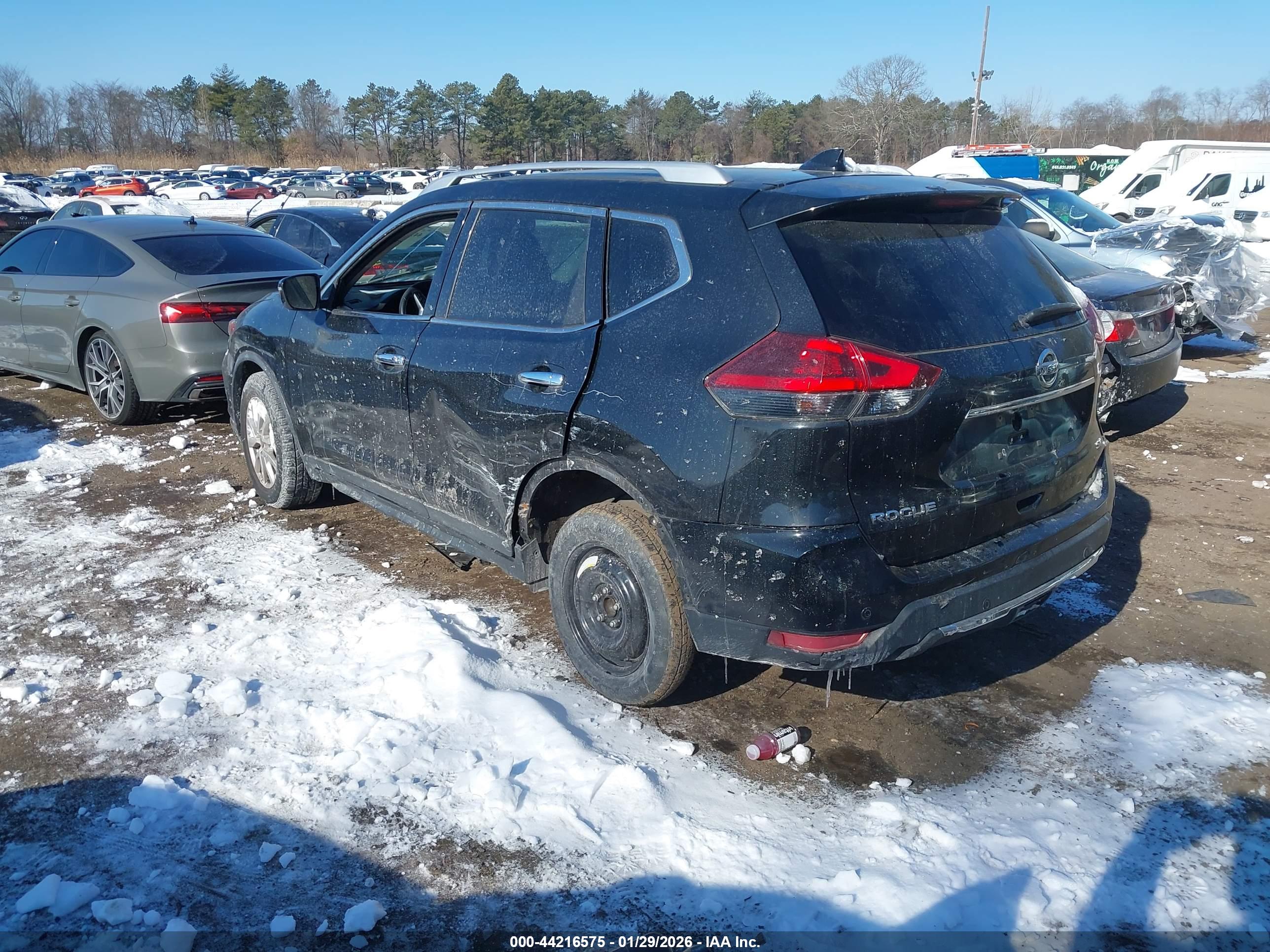 NISSAN ROGUE image 3
