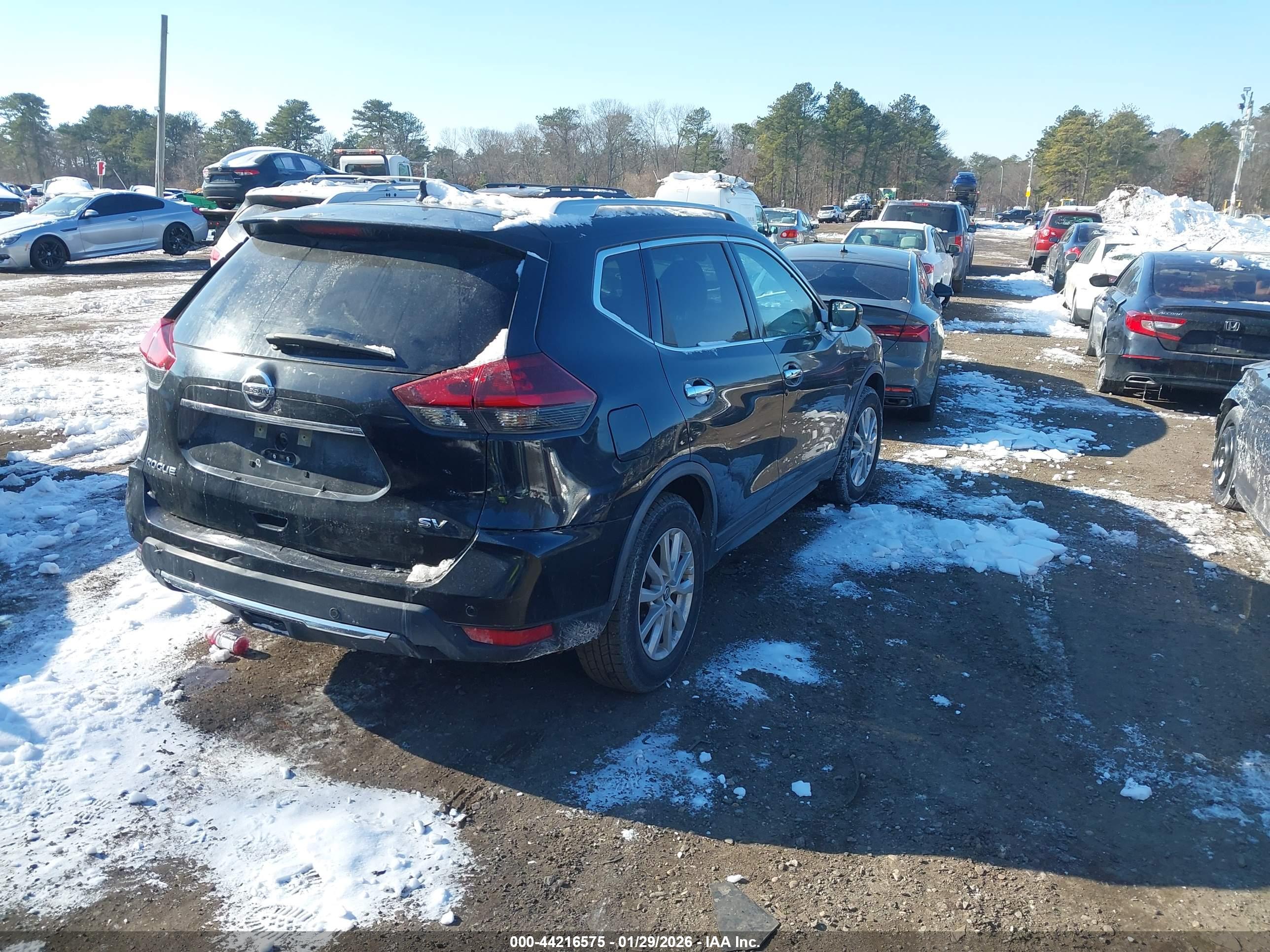 NISSAN ROGUE image 4