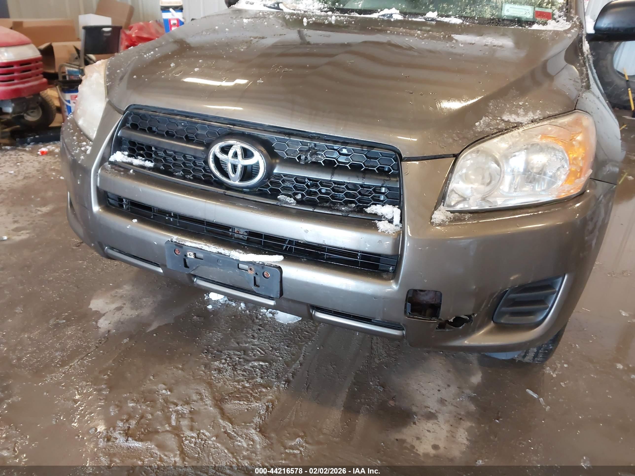 TOYOTA RAV4 image 6