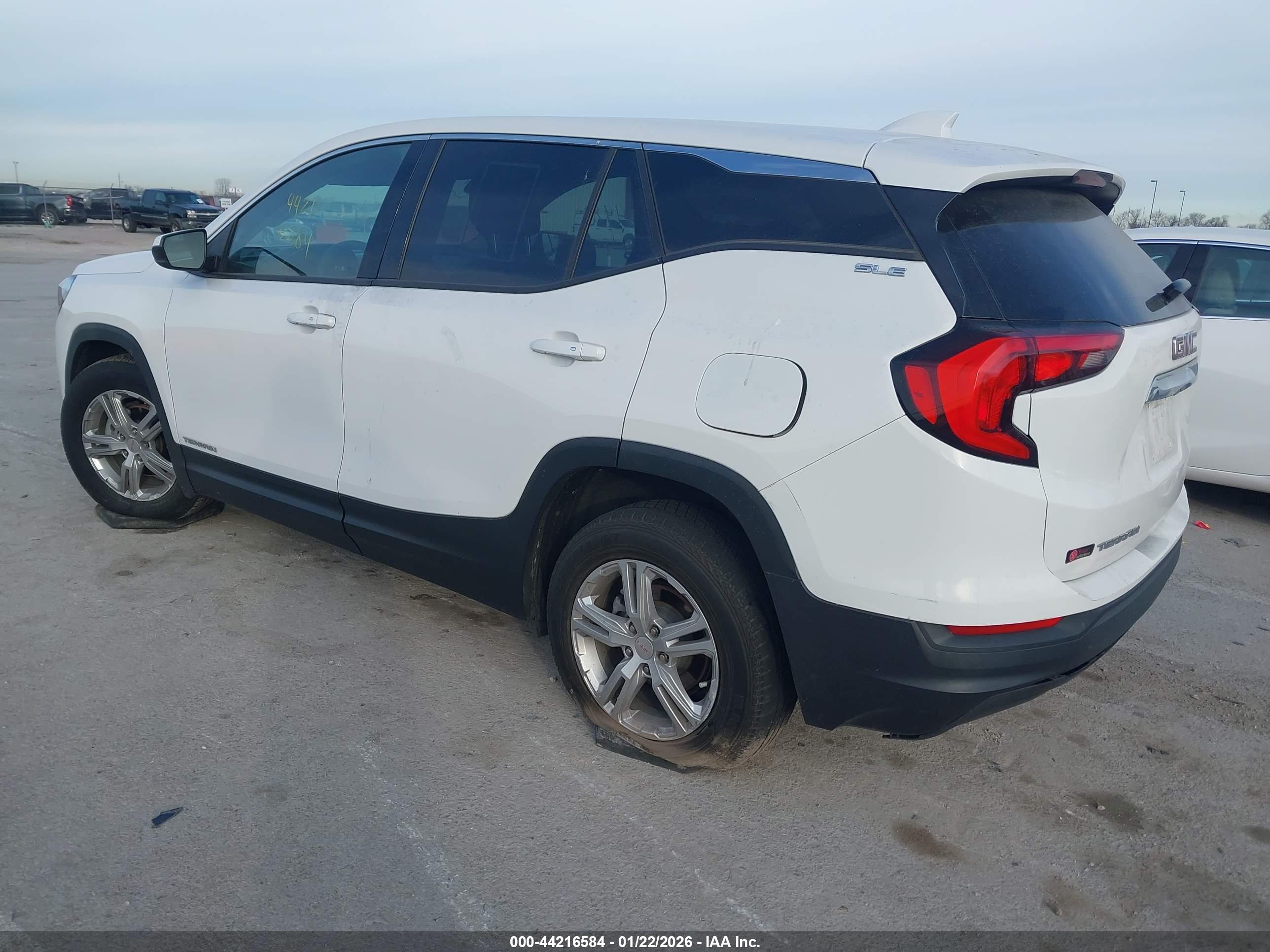 GMC TERRAIN image 3