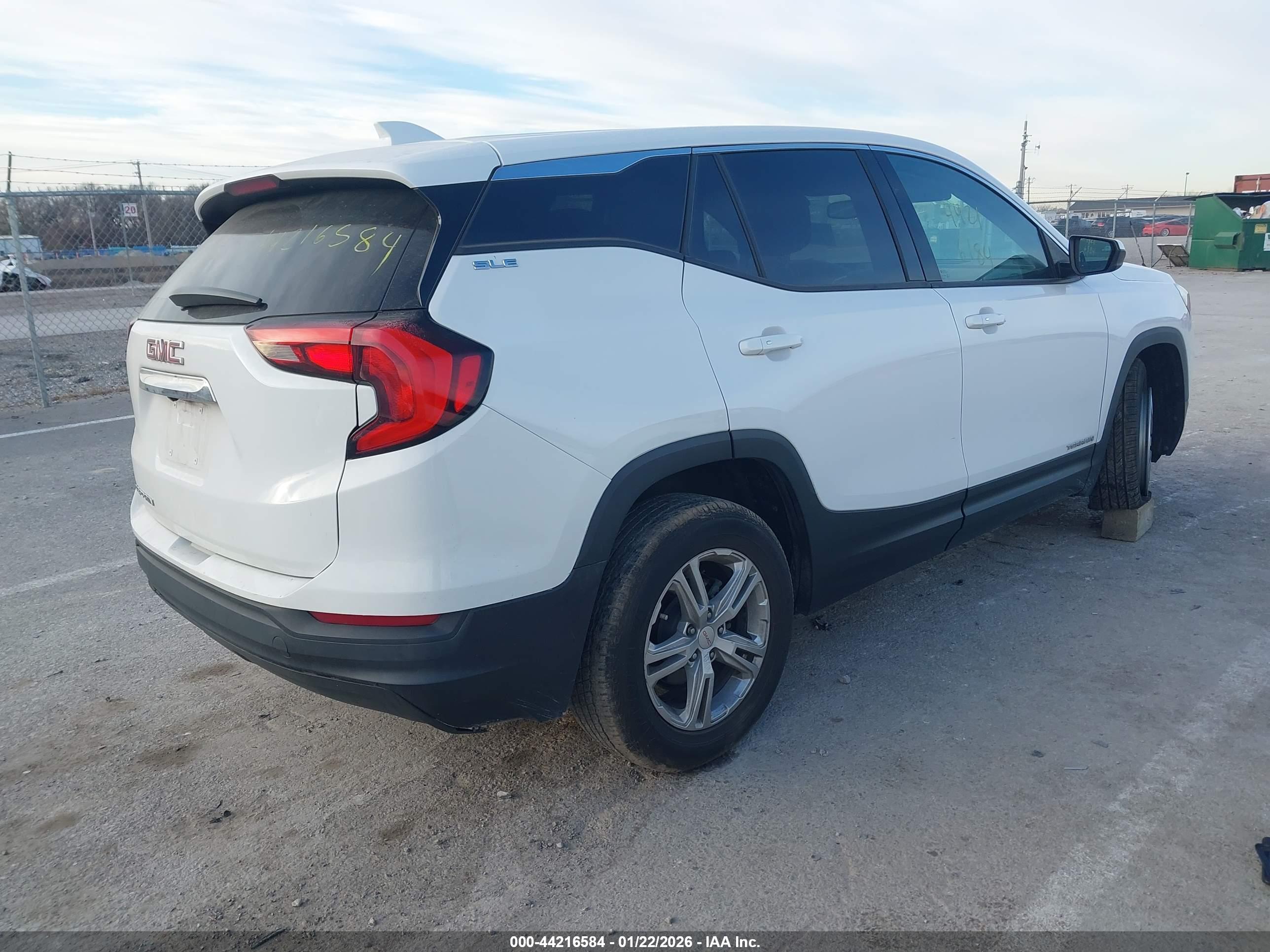 GMC TERRAIN image 4