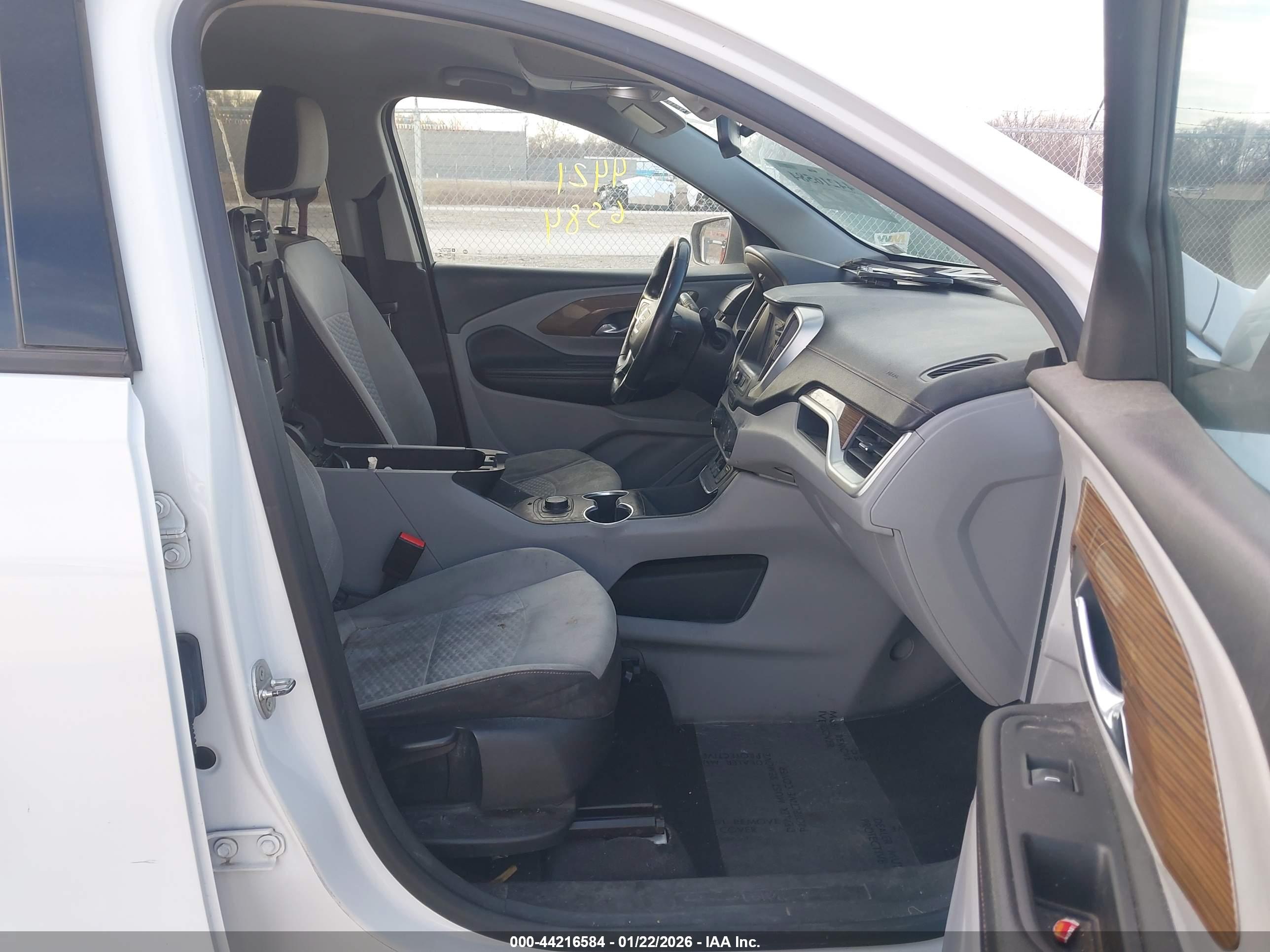 GMC TERRAIN image 5