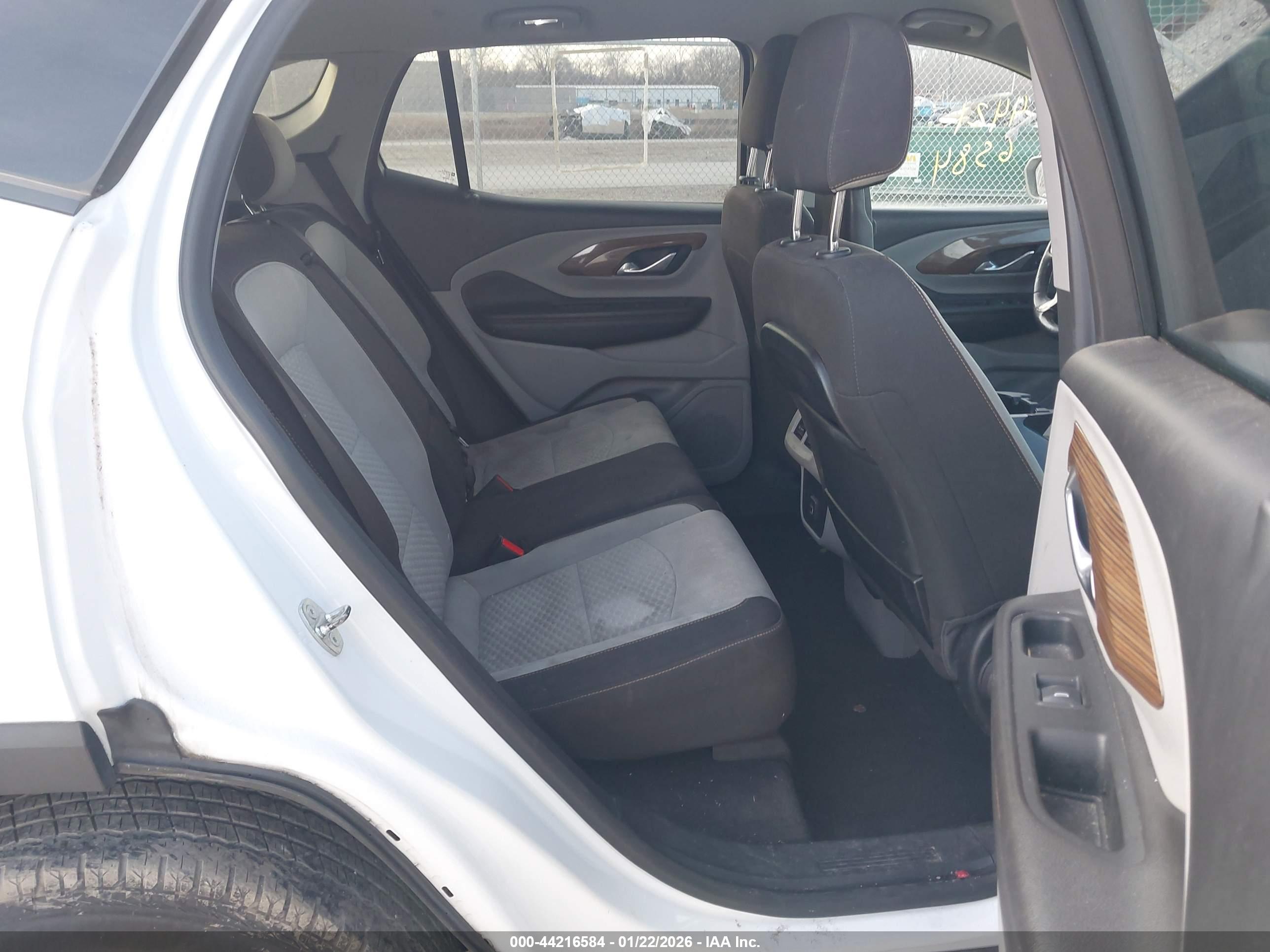 GMC TERRAIN image 8