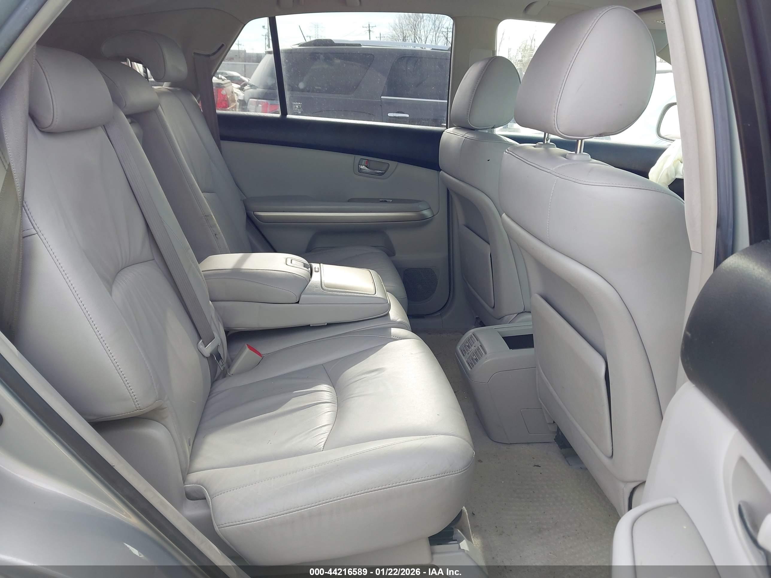 LEXUS RX image 8