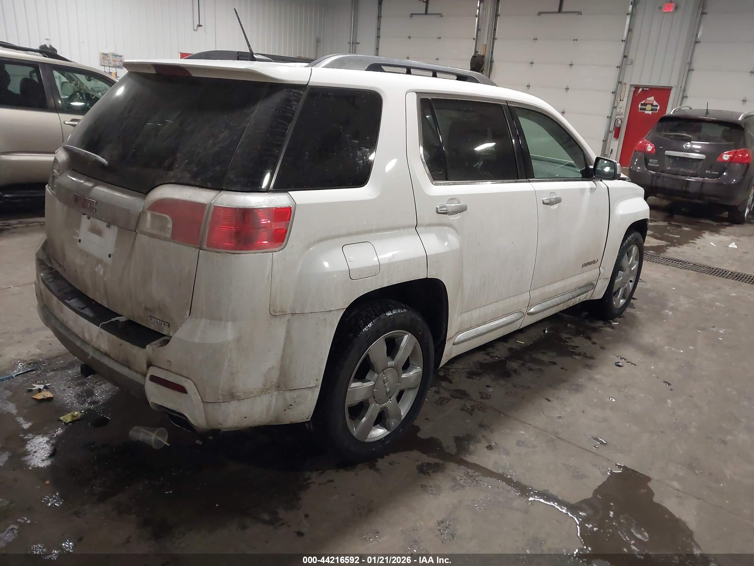 GMC TERRAIN image 4