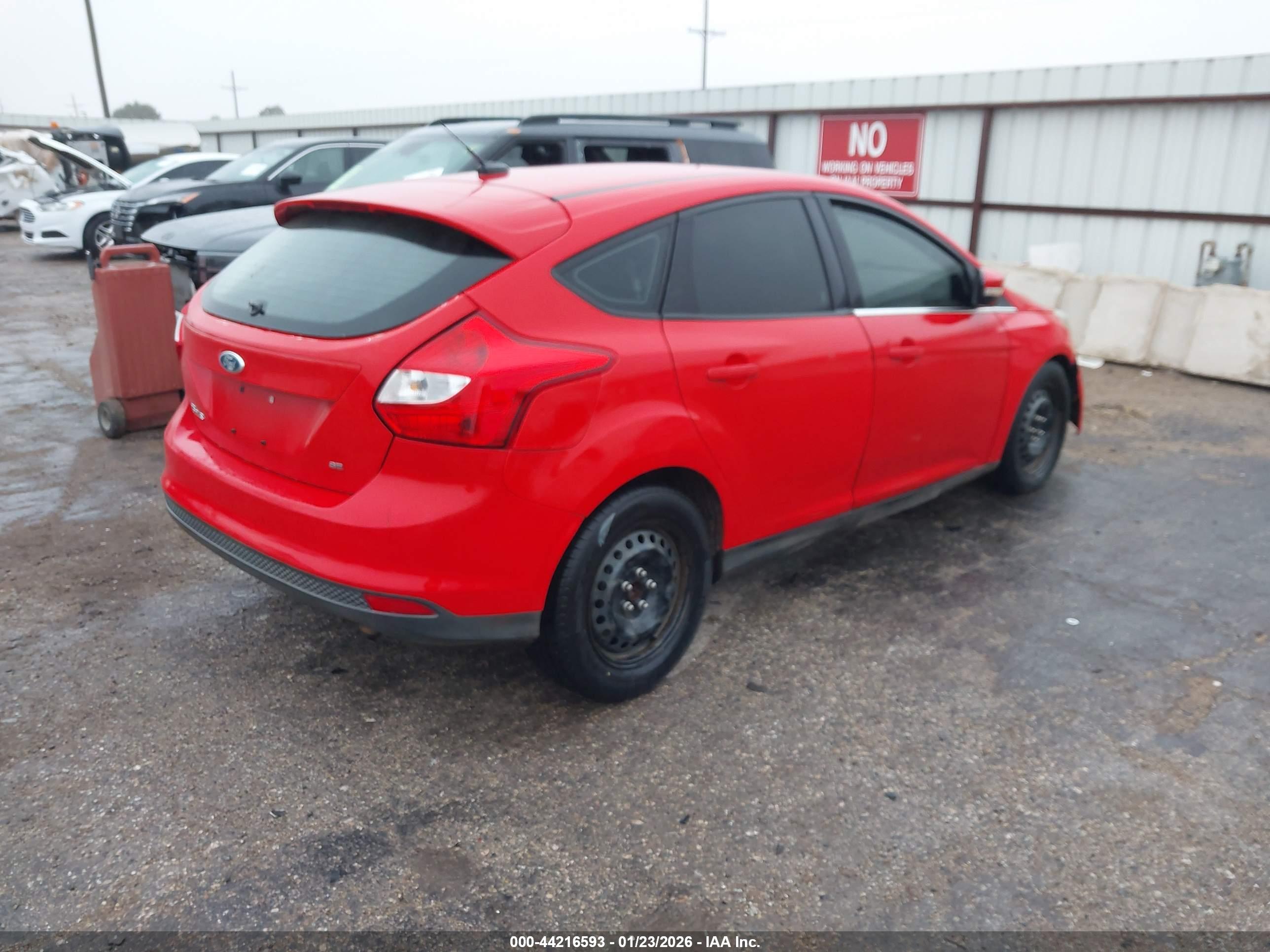 FORD FOCUS image 4