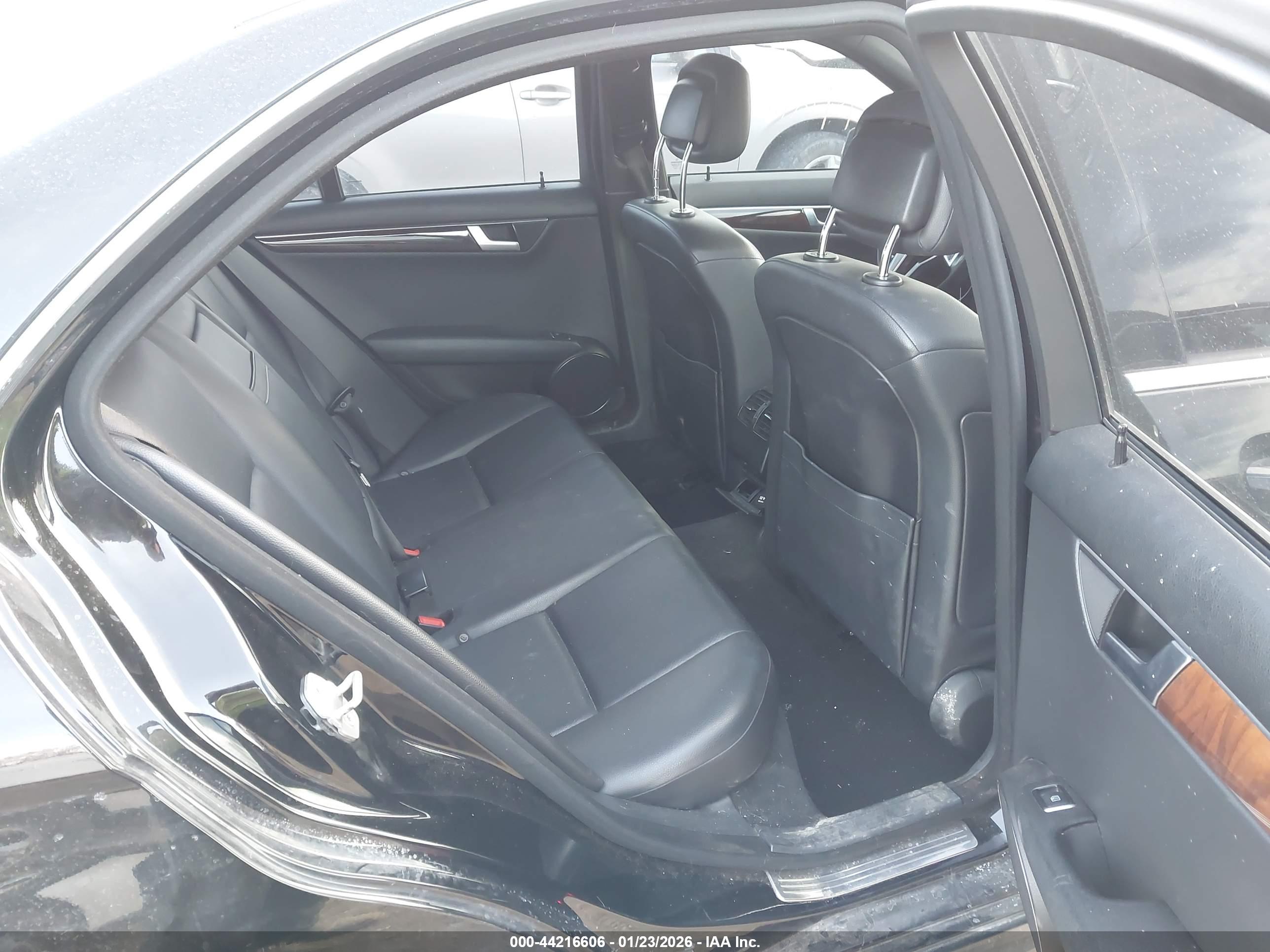 MERCEDES-BENZ C image 8