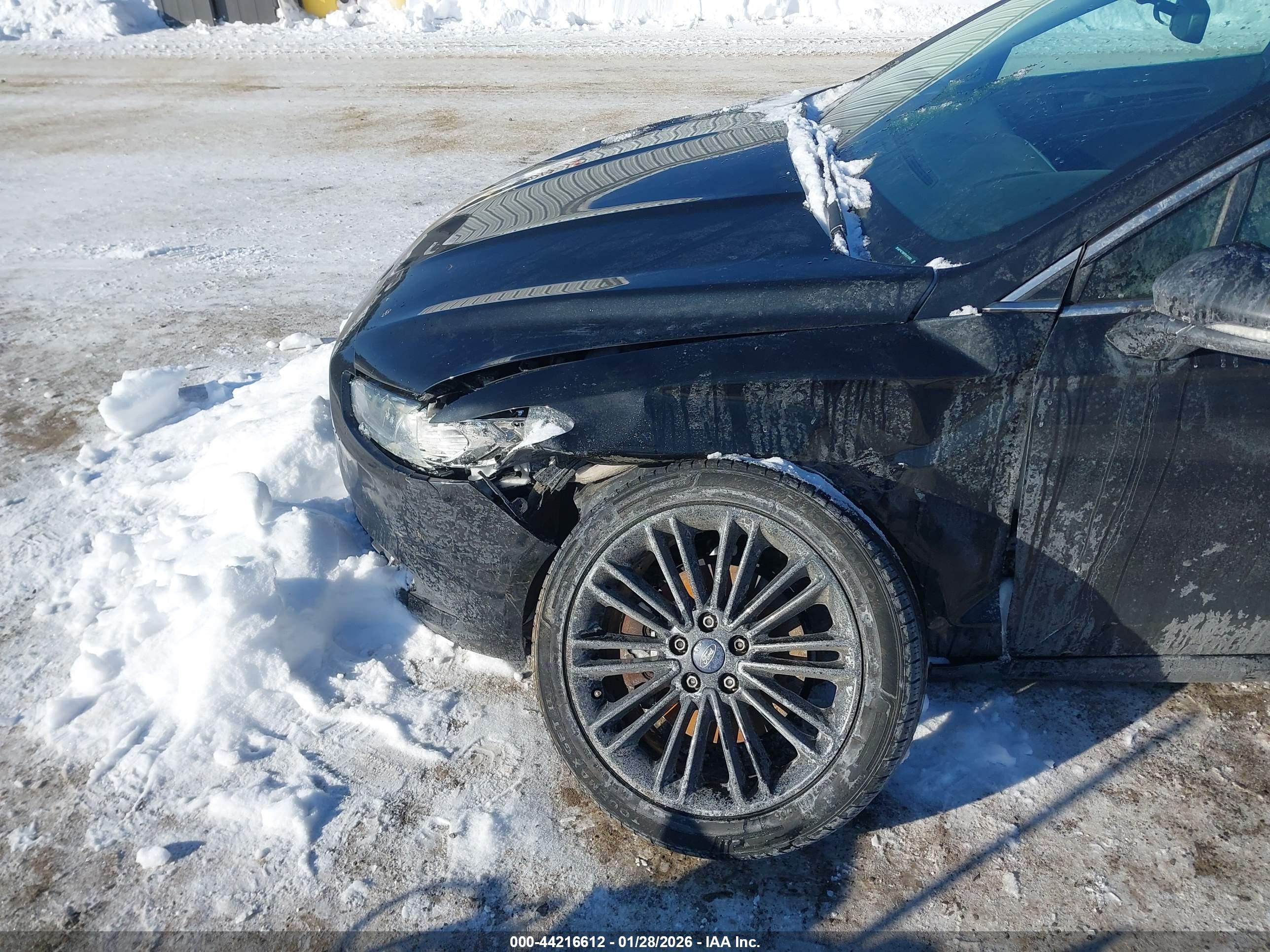 FORD FUSION image 6