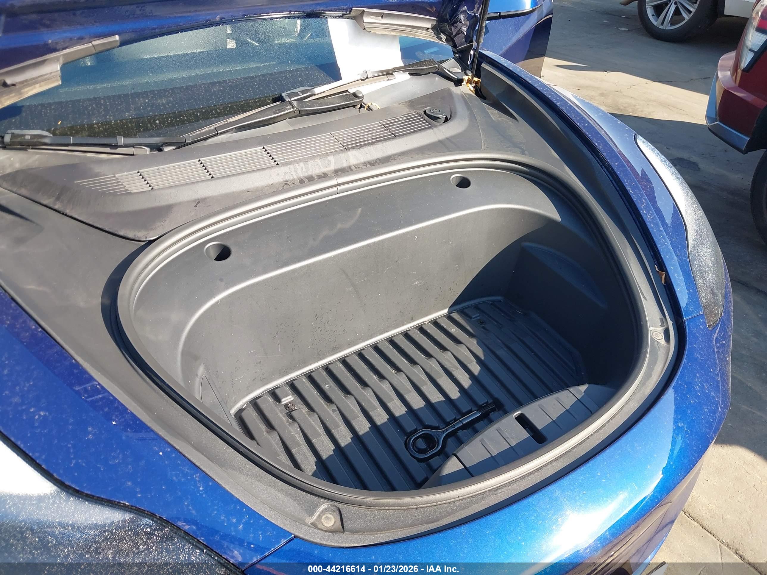 TESLA MODEL image 10