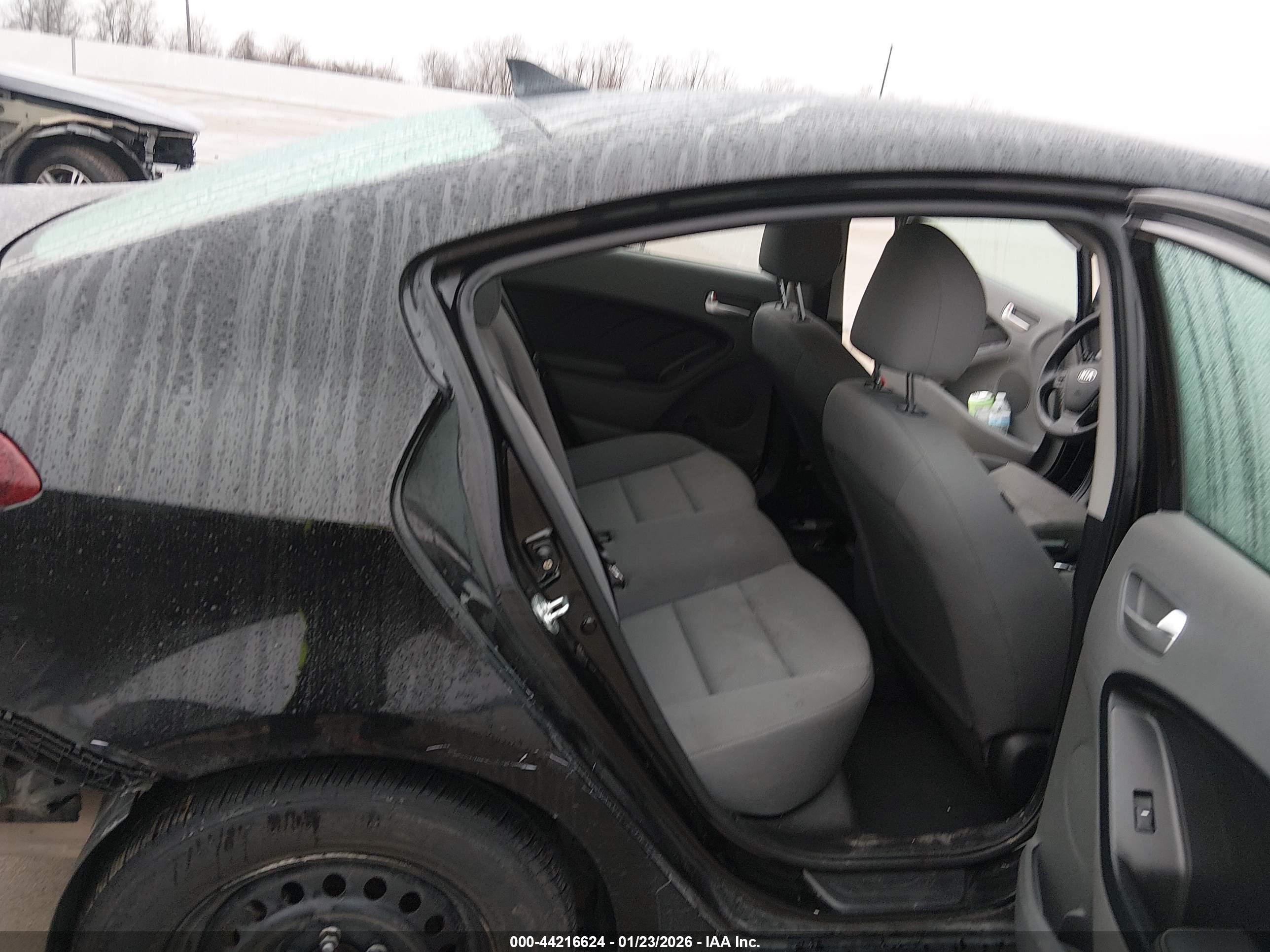 KIA FORTE image 8