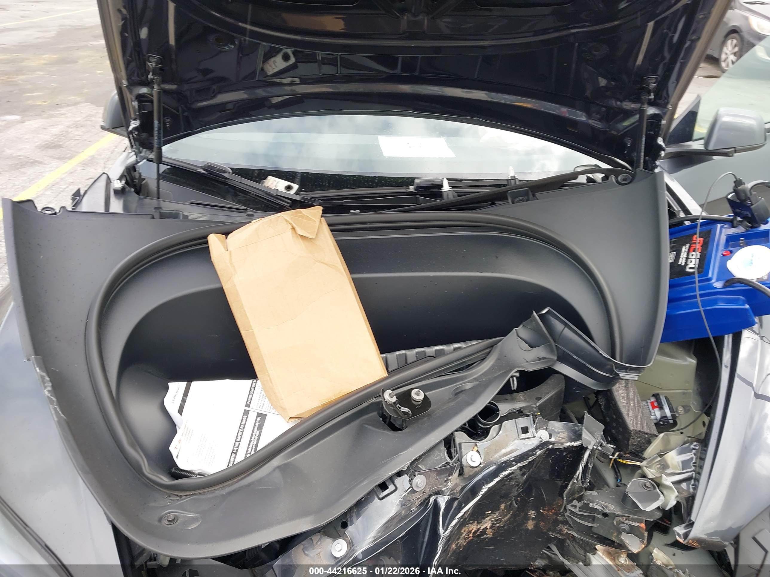 TESLA MODEL image 10