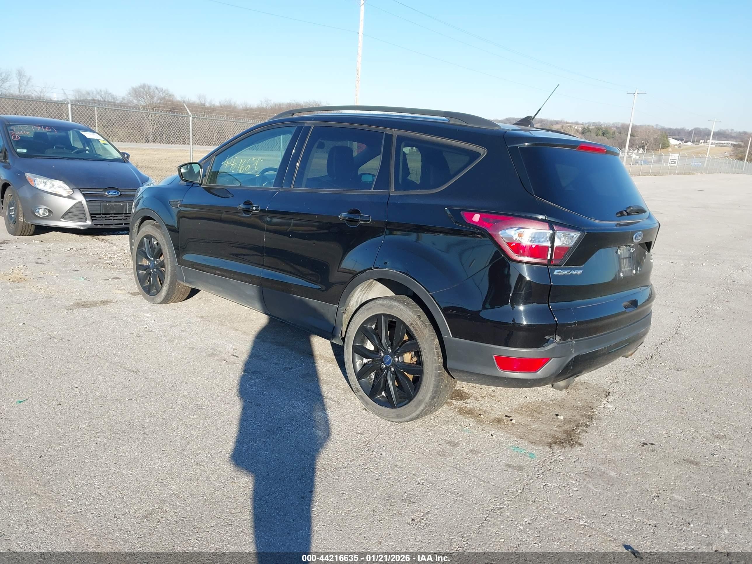 FORD ESCAPE image 3
