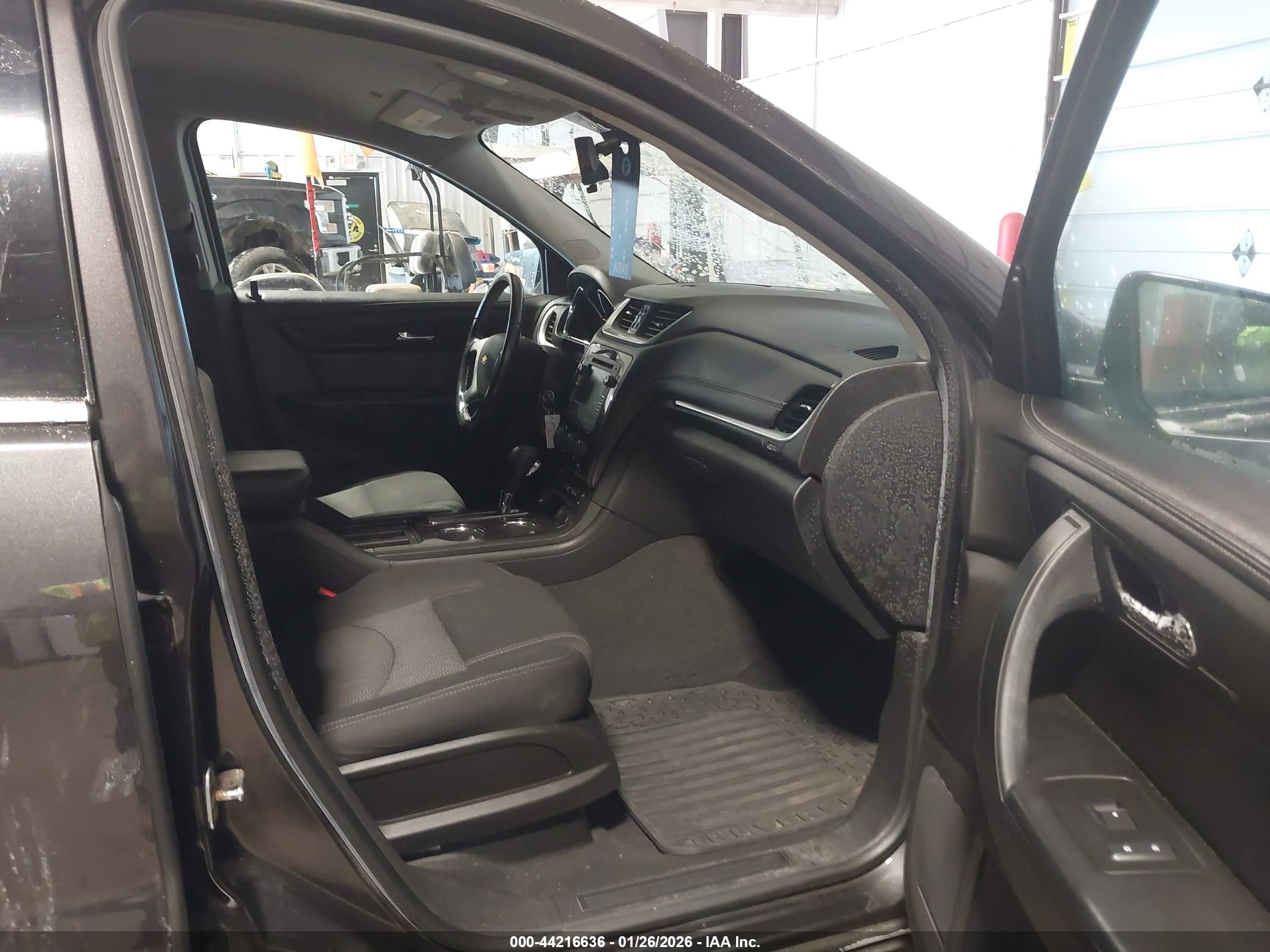 CHEVROLET TRAVERSE image 5