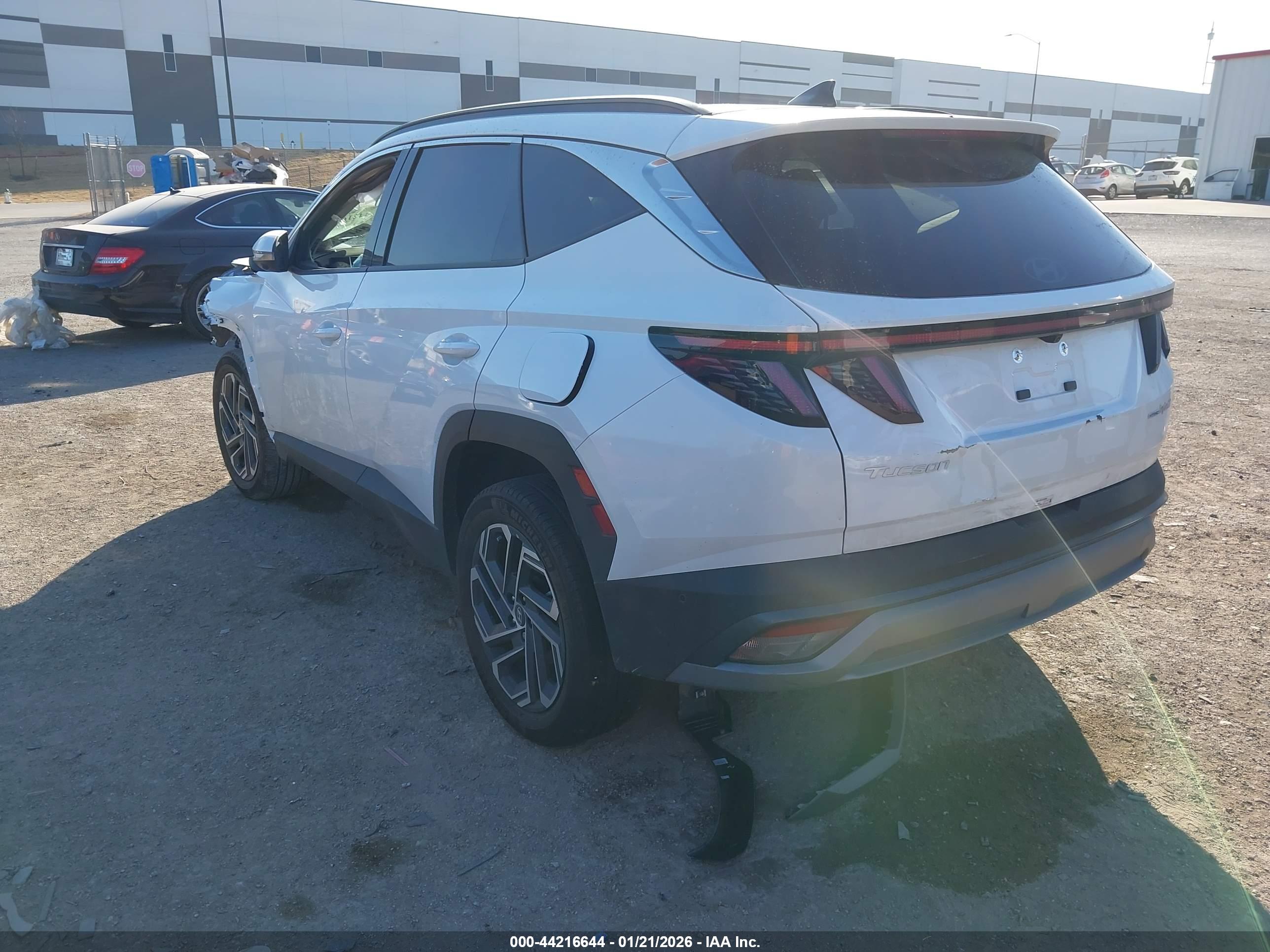 HYUNDAI TUCSON image 3