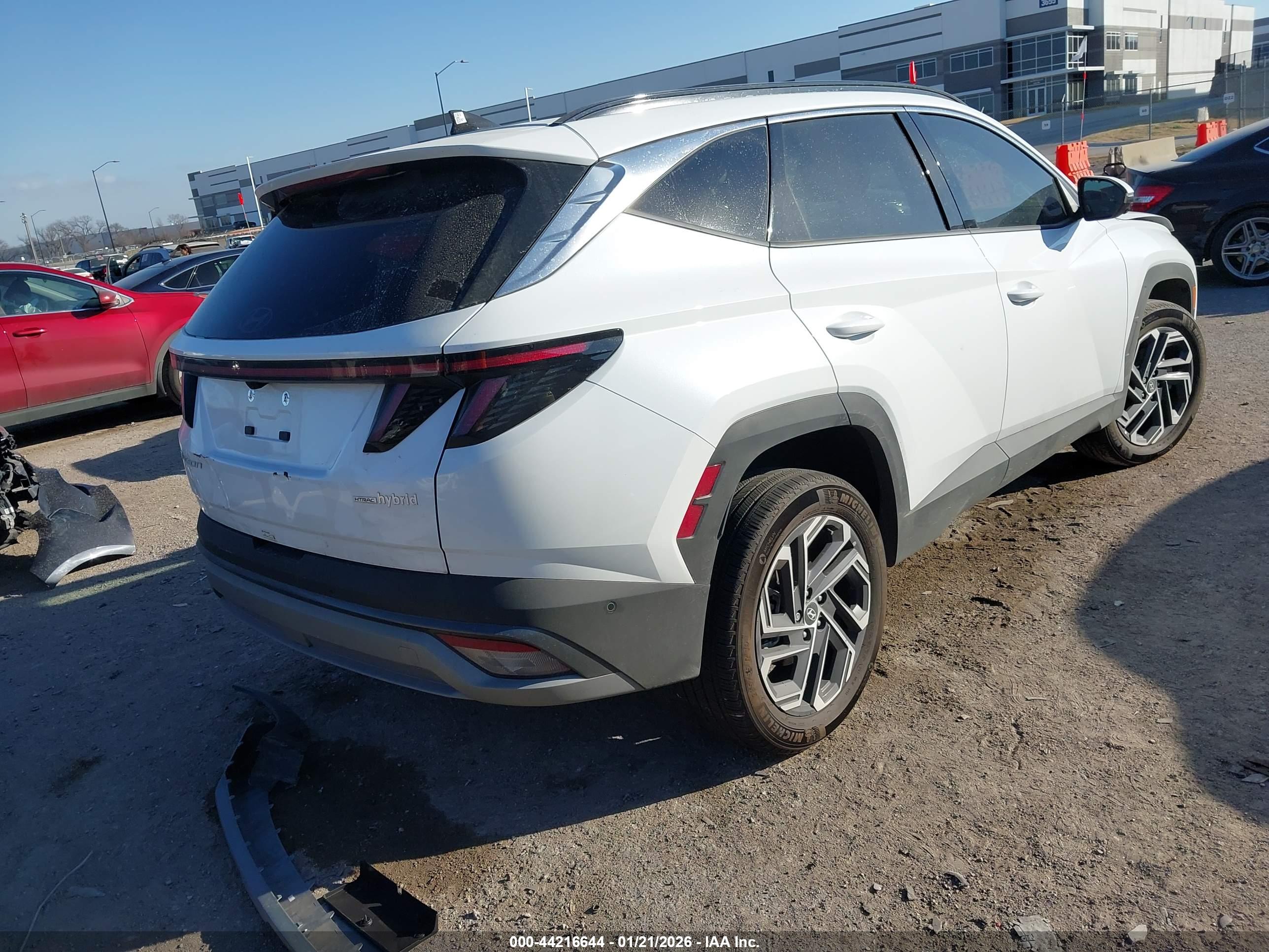 HYUNDAI TUCSON image 4