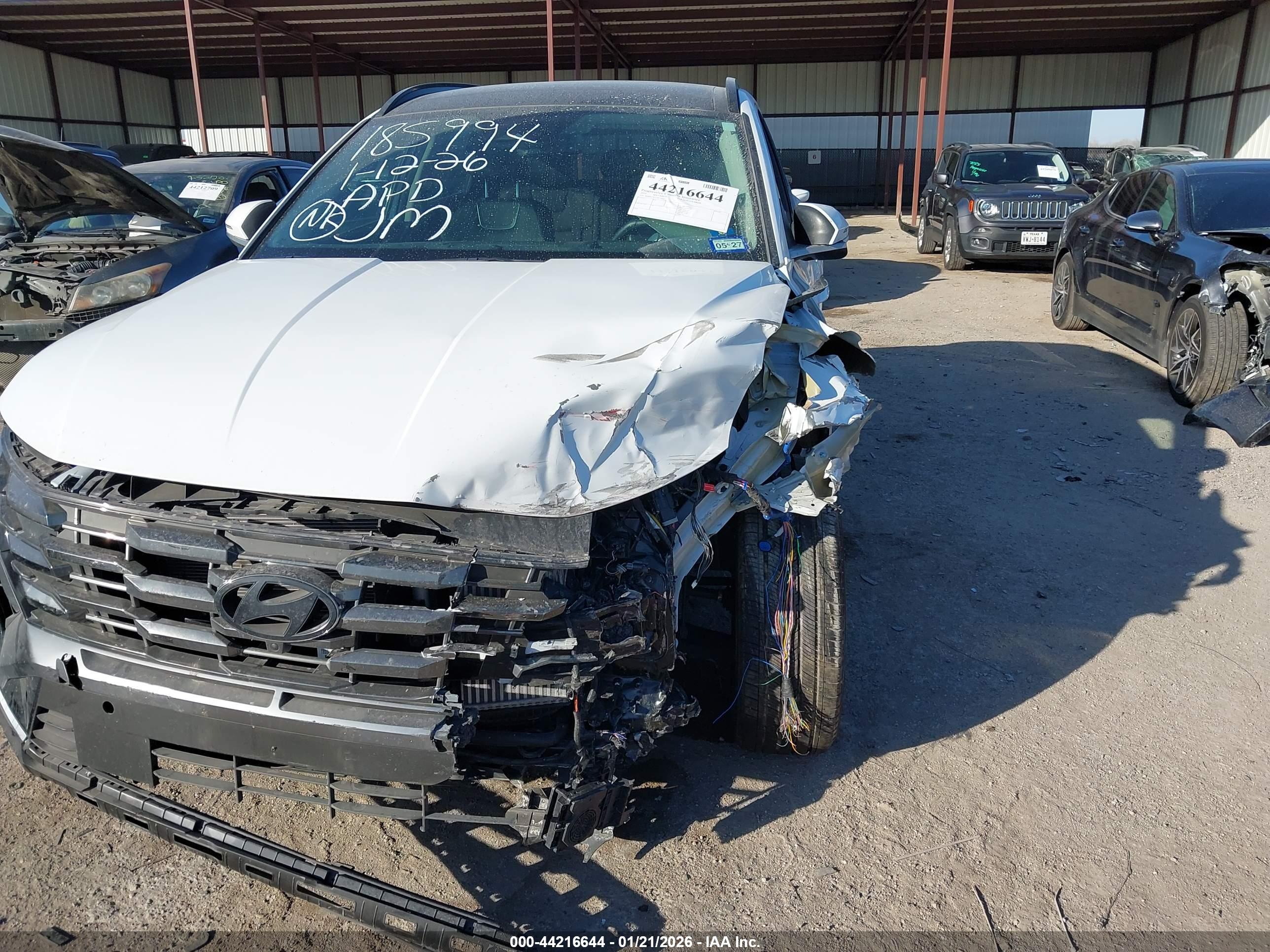 HYUNDAI TUCSON image 6