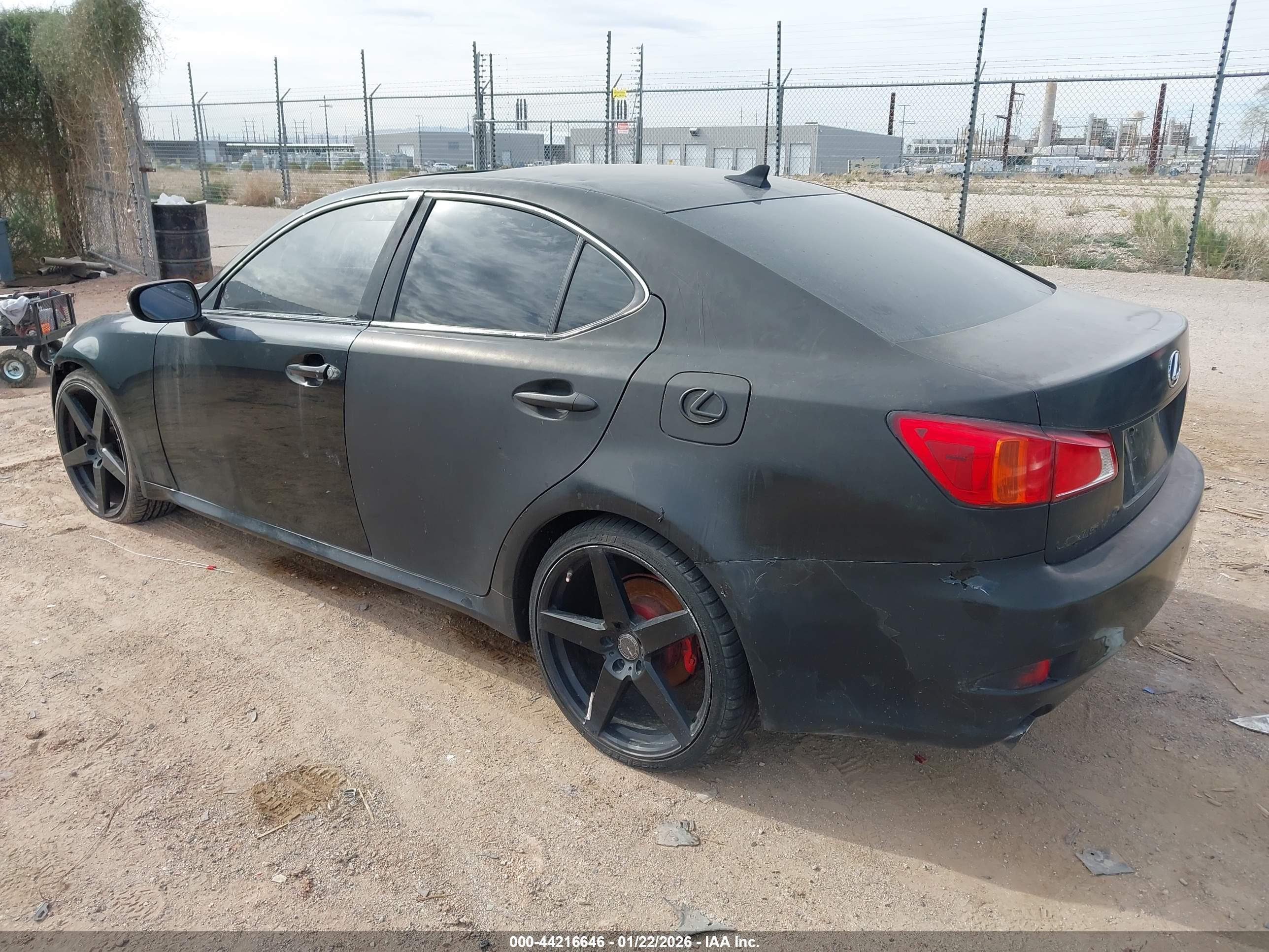 LEXUS IS image 3