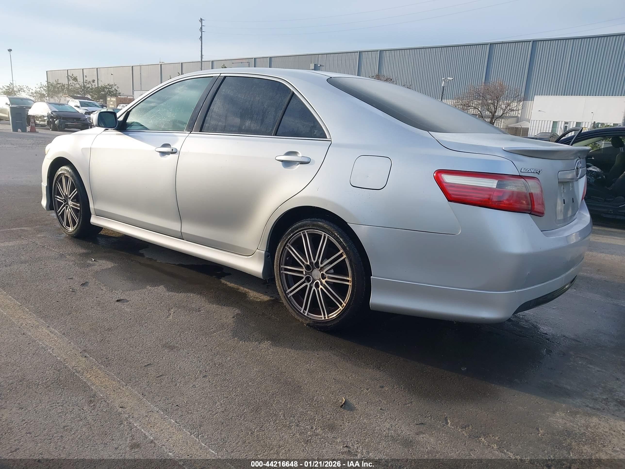 TOYOTA CAMRY image 3