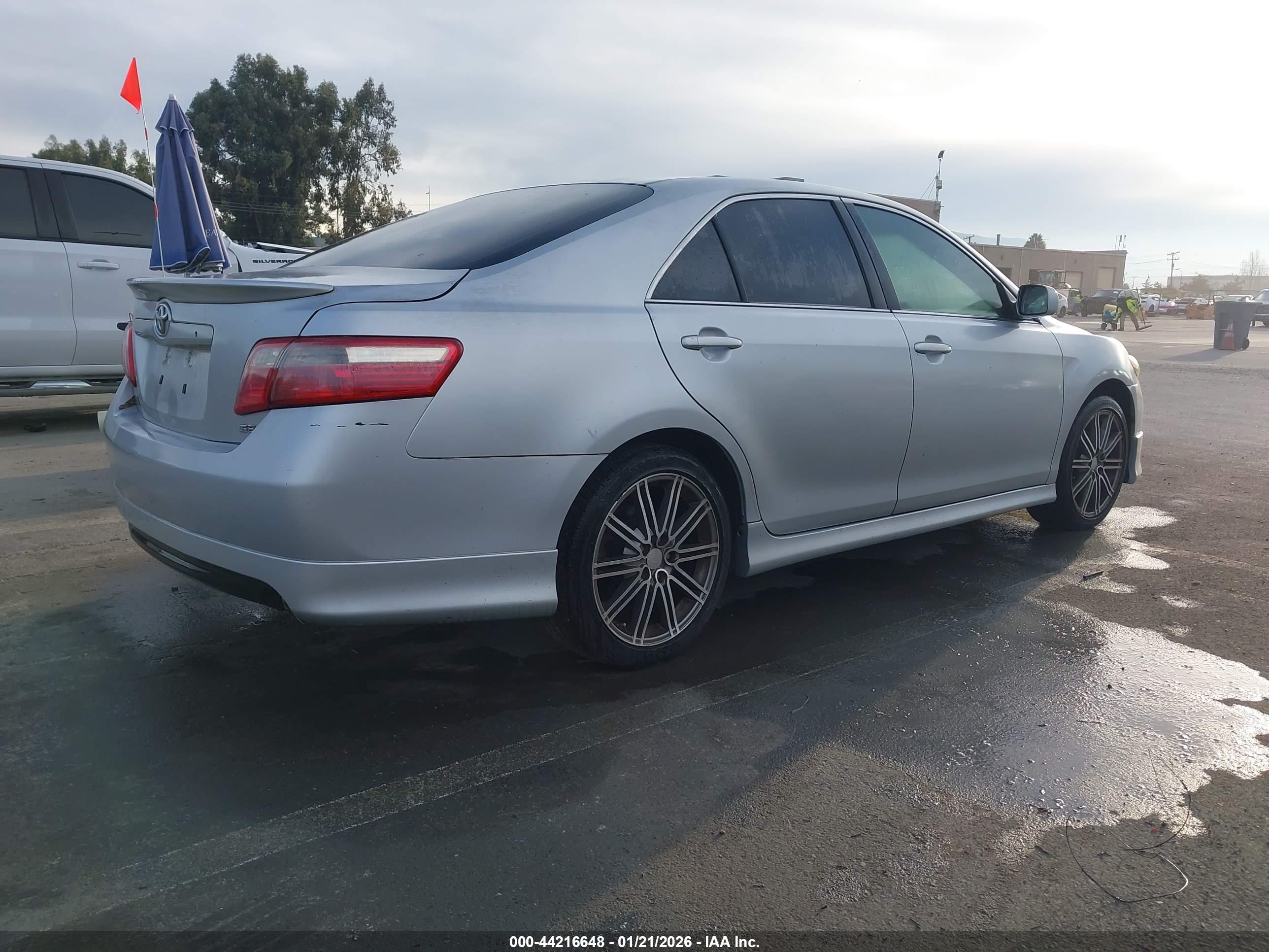 TOYOTA CAMRY image 4