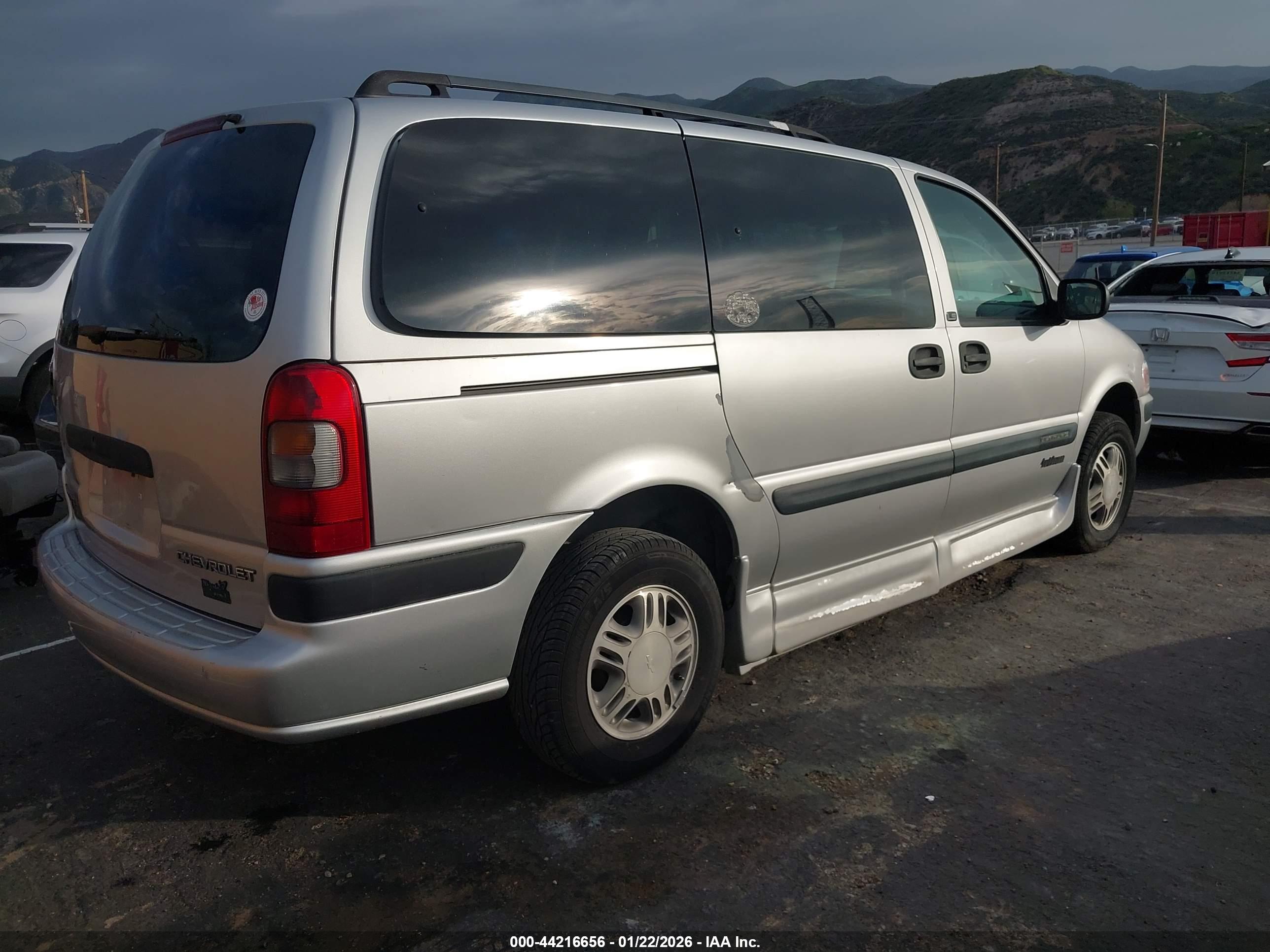 CHEVROLET VENTURE image 4