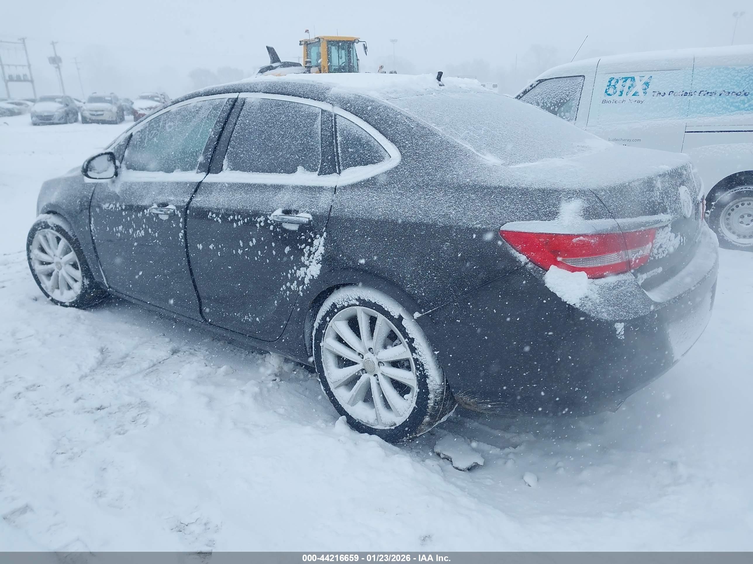 BUICK VERANO image 3