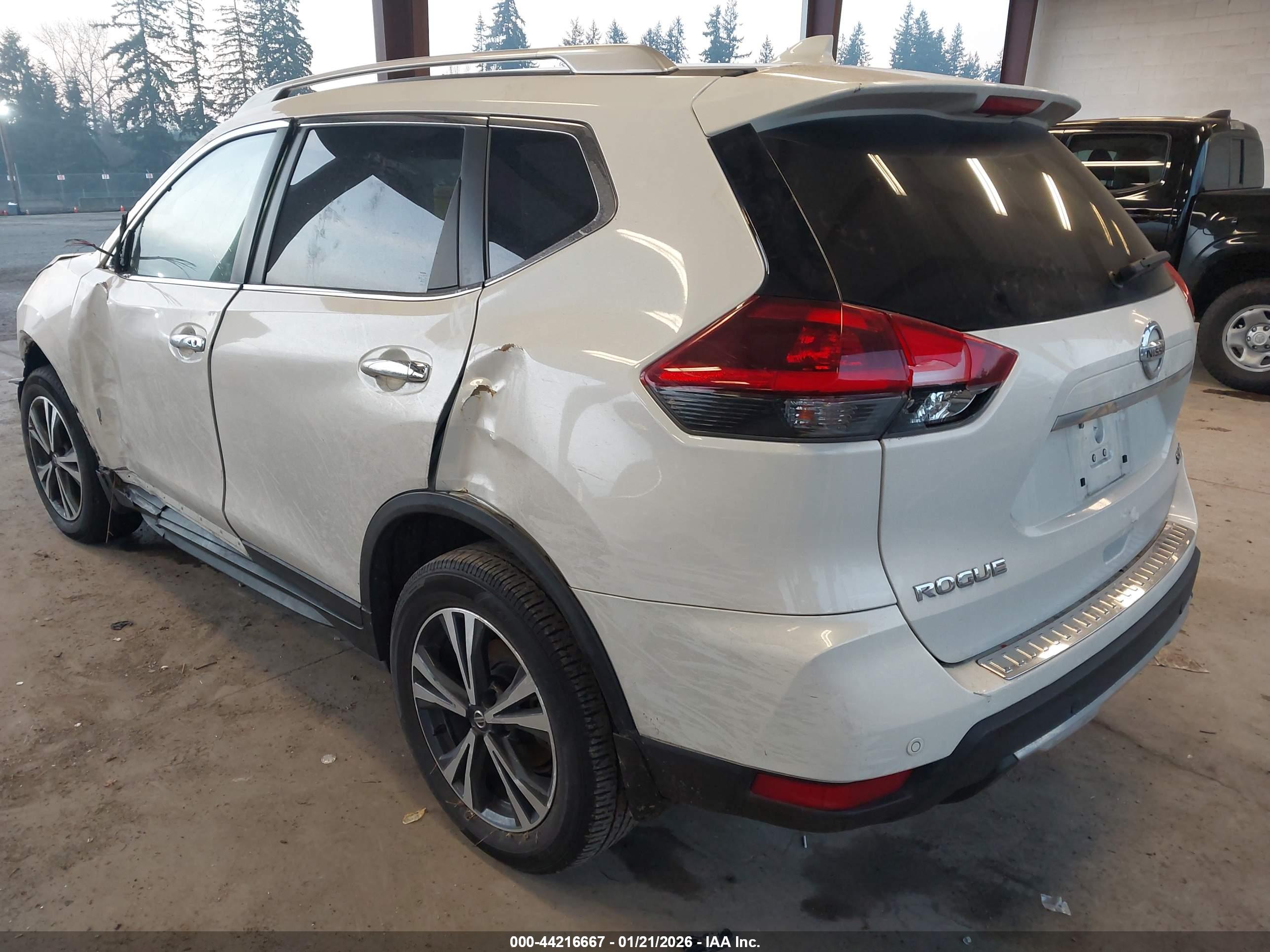 NISSAN ROGUE image 3