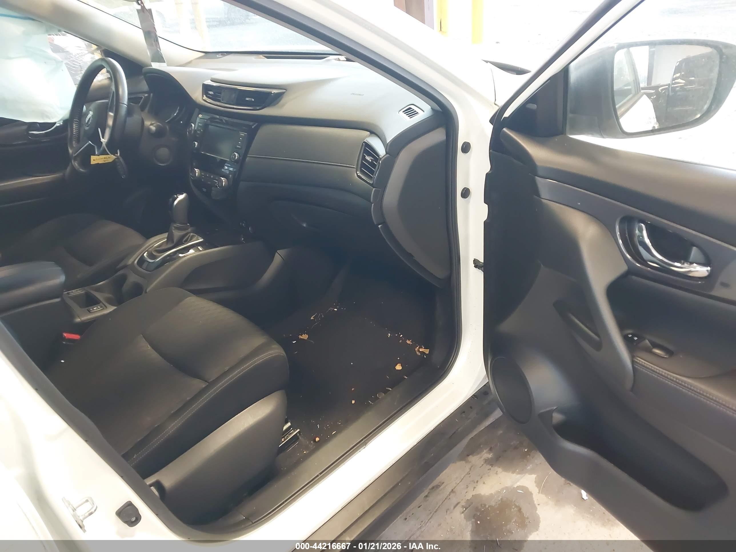 NISSAN ROGUE image 5