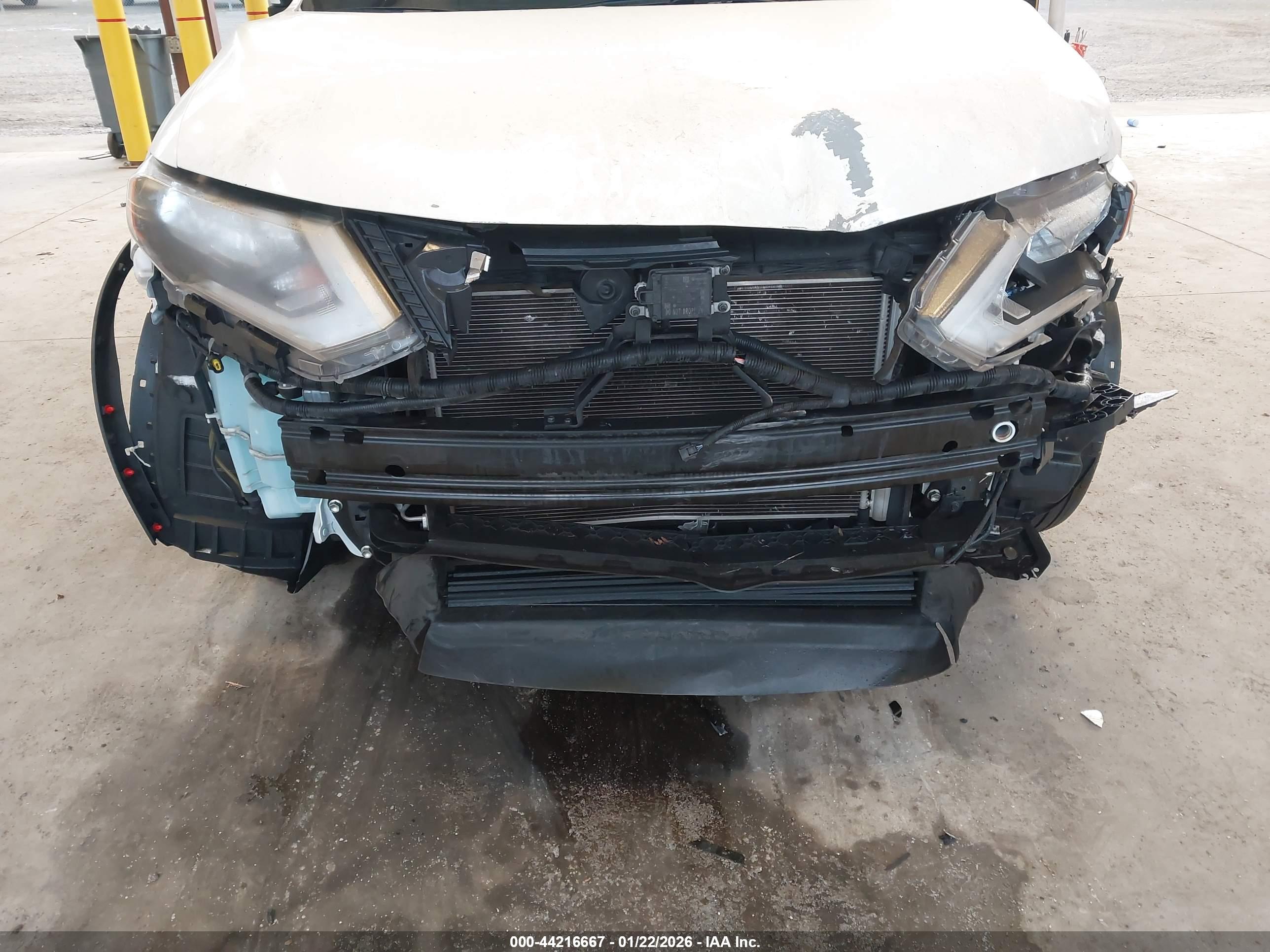 NISSAN ROGUE image 6