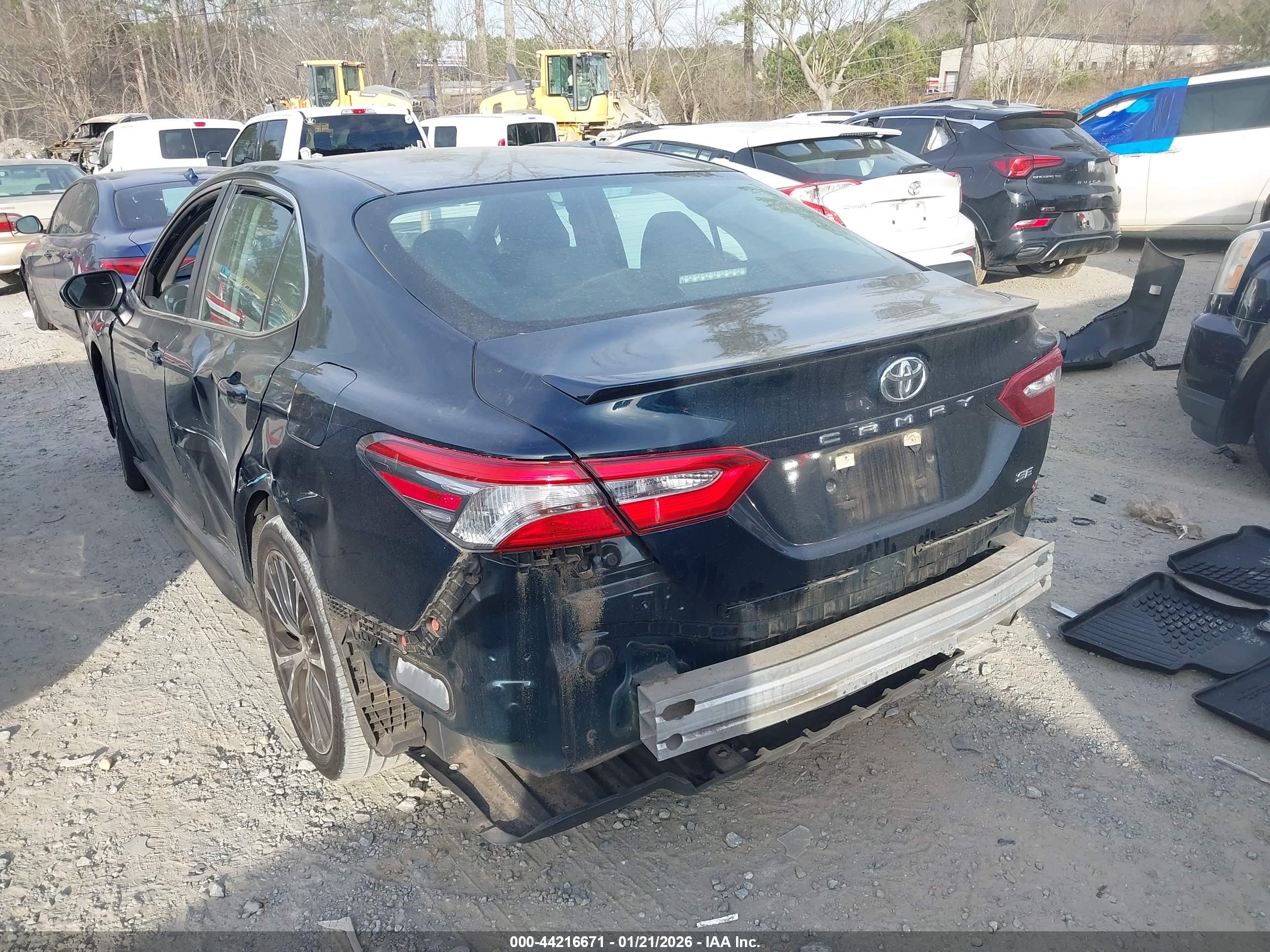 TOYOTA CAMRY image 3