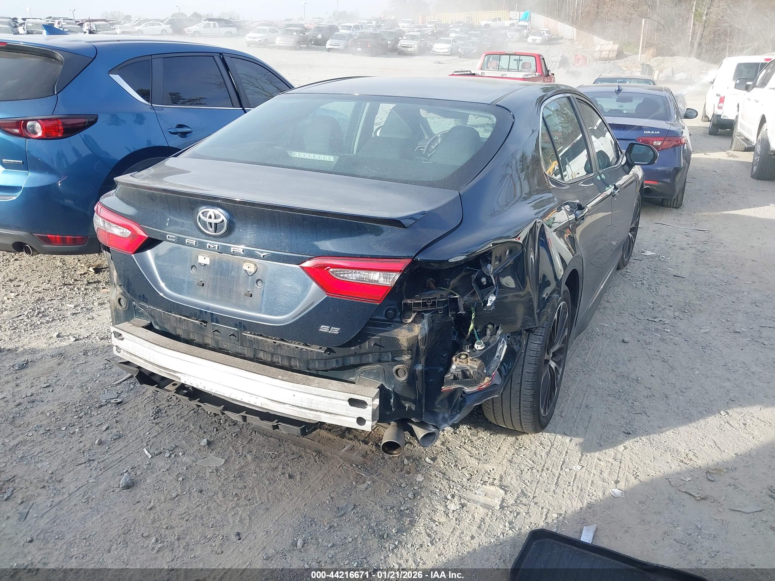 TOYOTA CAMRY image 4