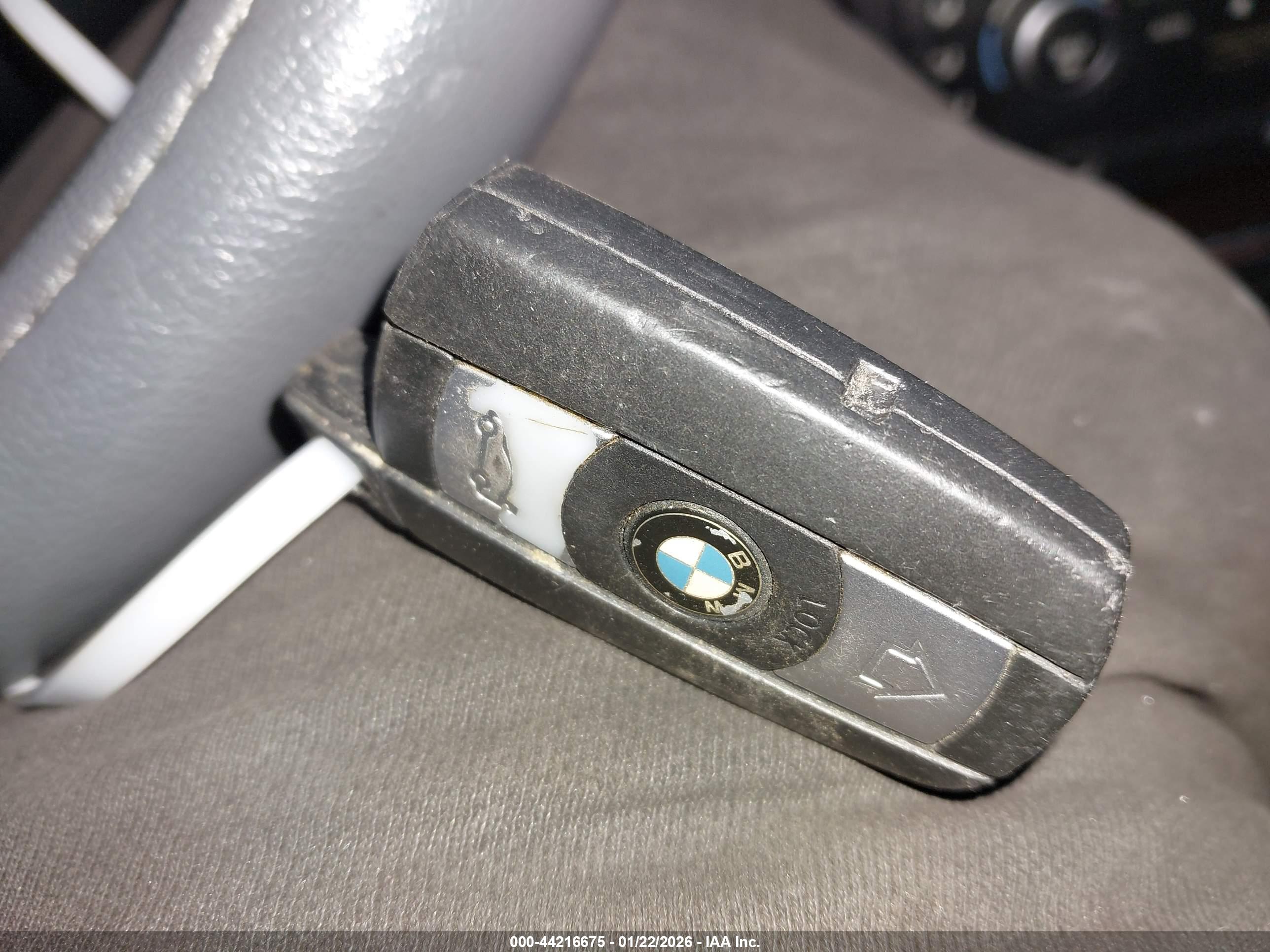 BMW 328XI image 11