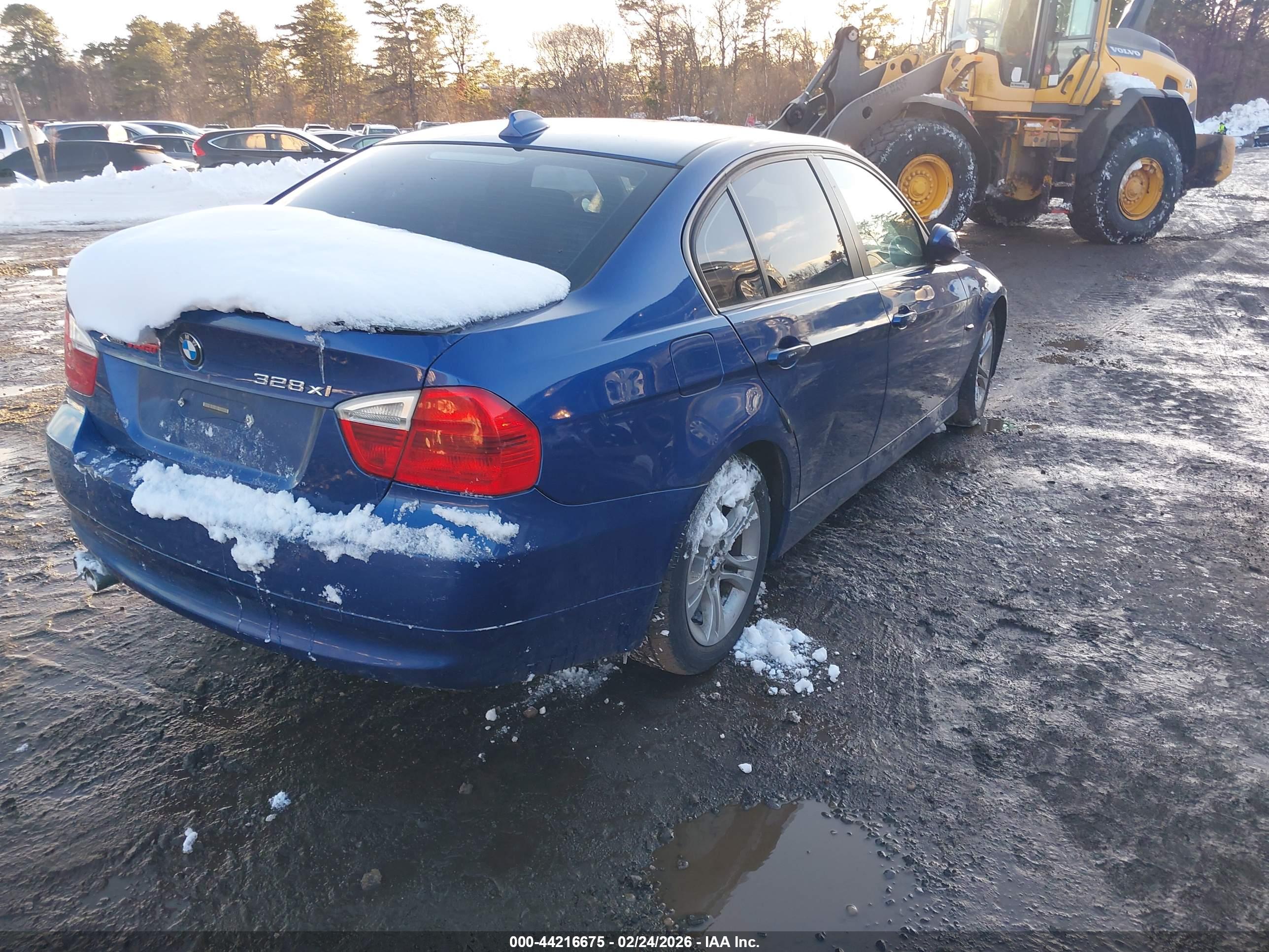 BMW 328XI image 4