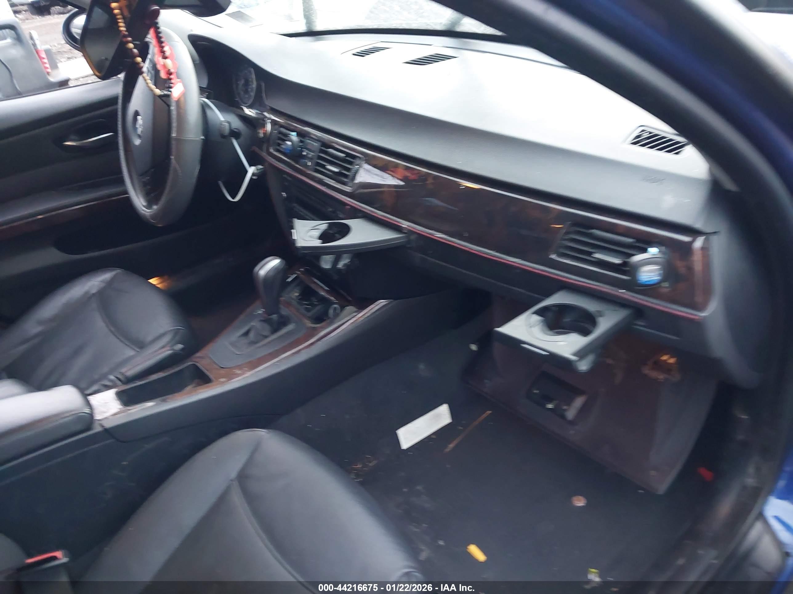 BMW 328XI image 5