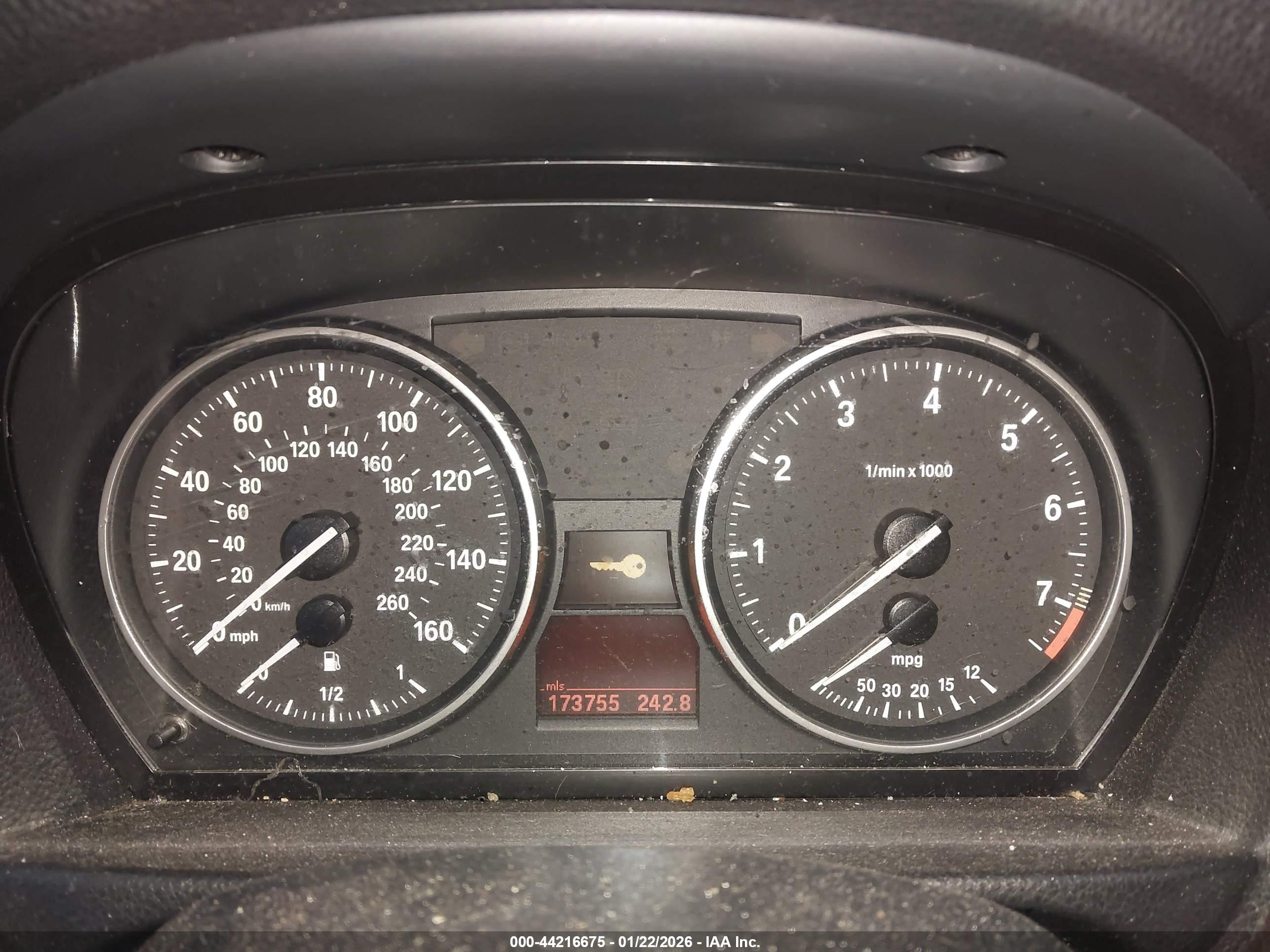 BMW 328XI image 7