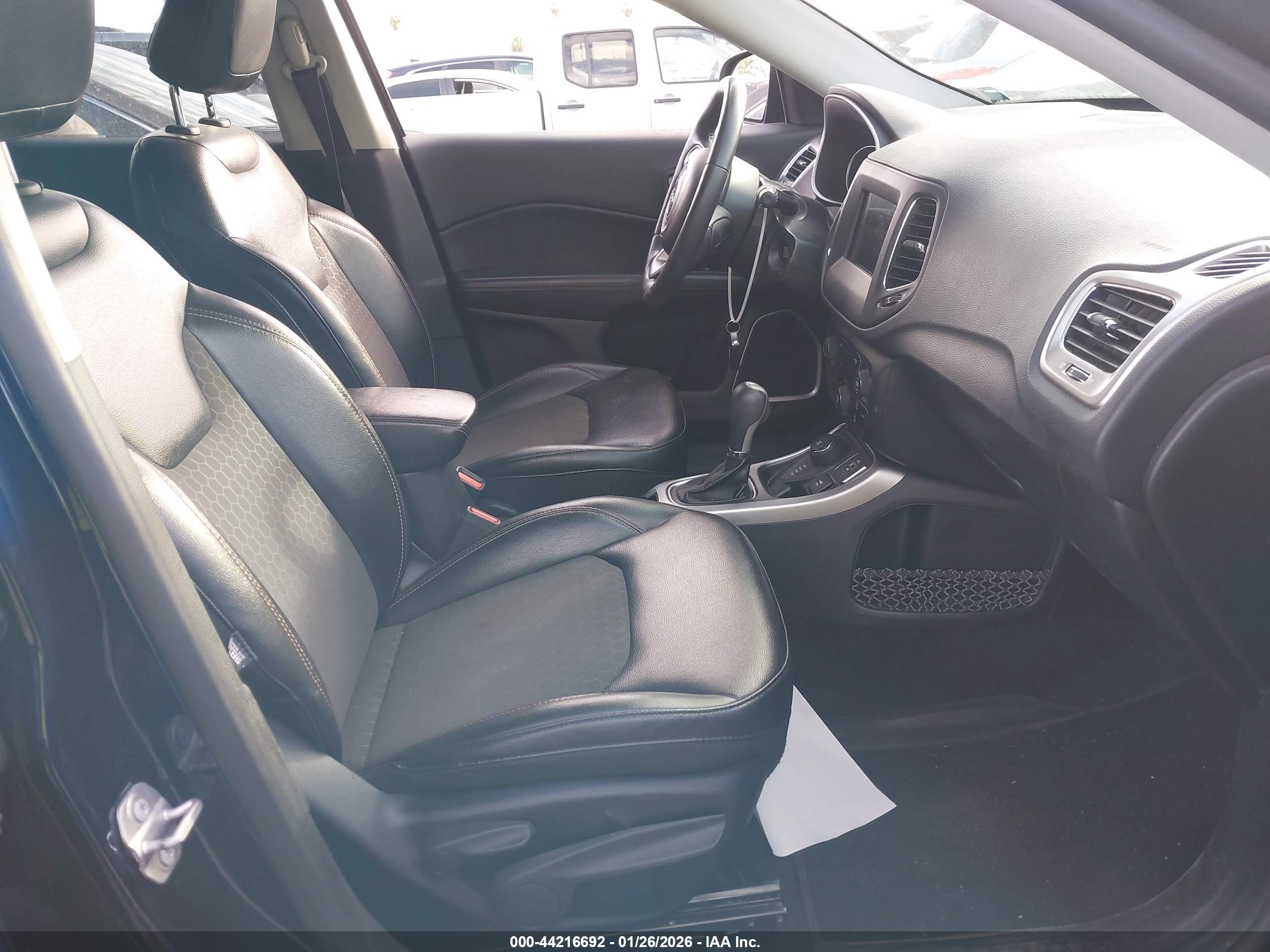 JEEP COMPASS image 5