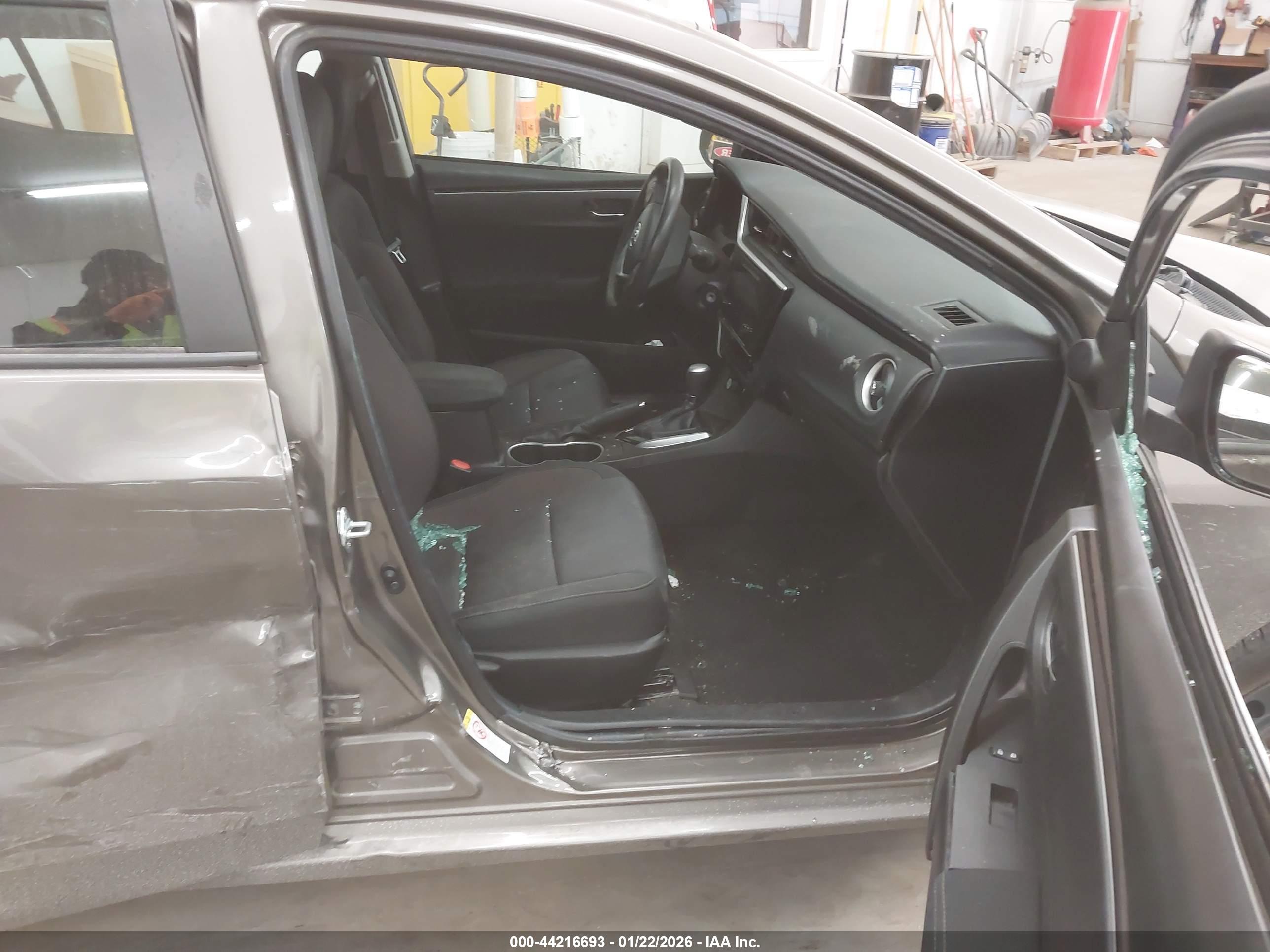 TOYOTA COROLLA image 5