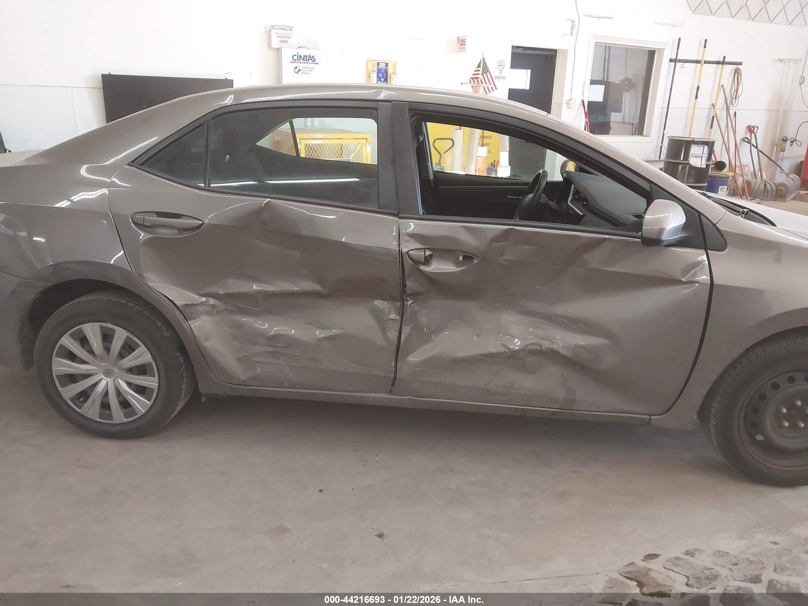 TOYOTA COROLLA image 6