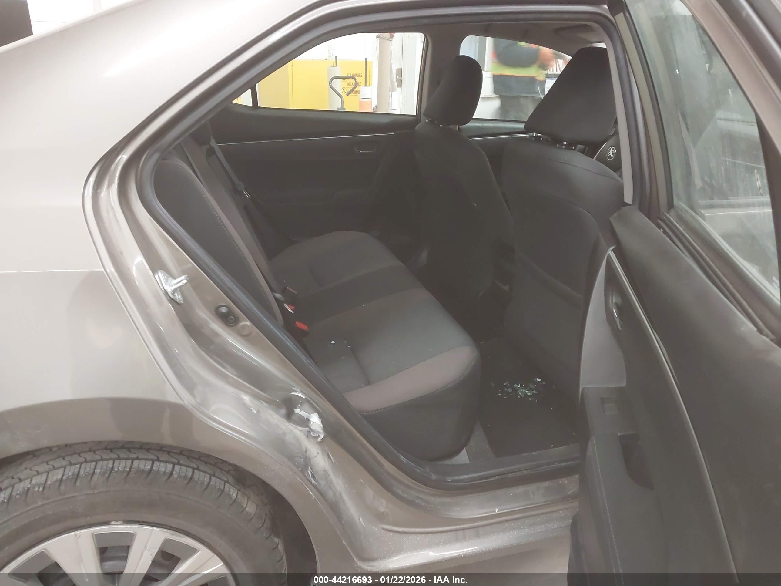 TOYOTA COROLLA image 8
