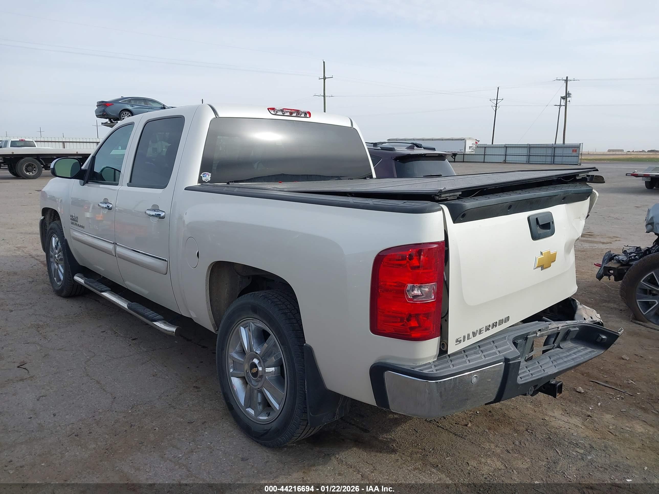 CHEVROLET SILVERADO image 3