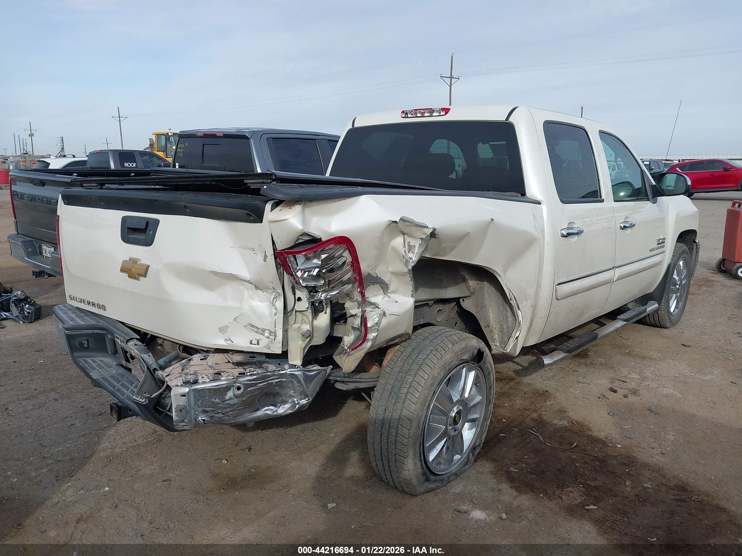 CHEVROLET SILVERADO image 4