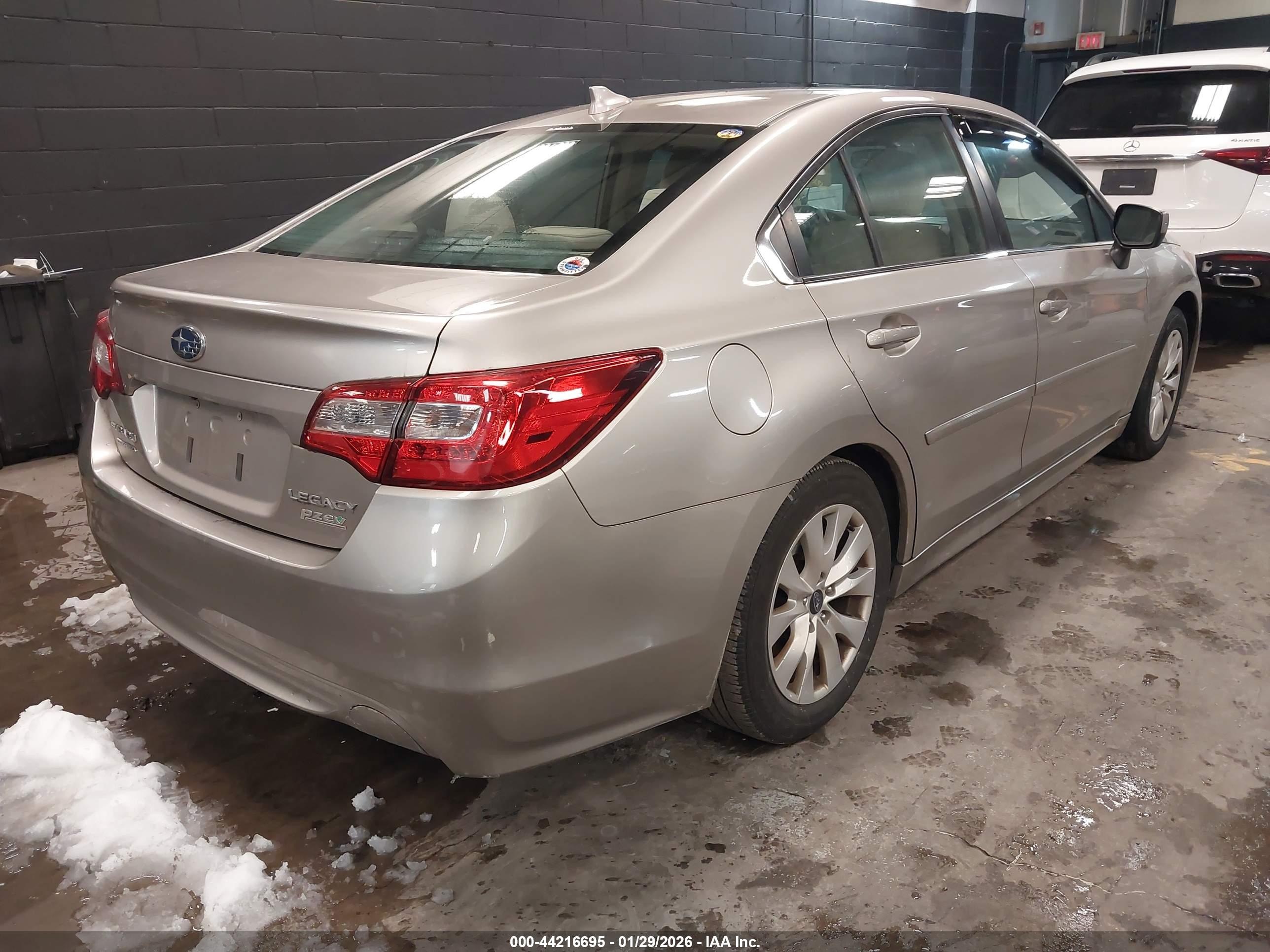 SUBARU LEGACY image 4