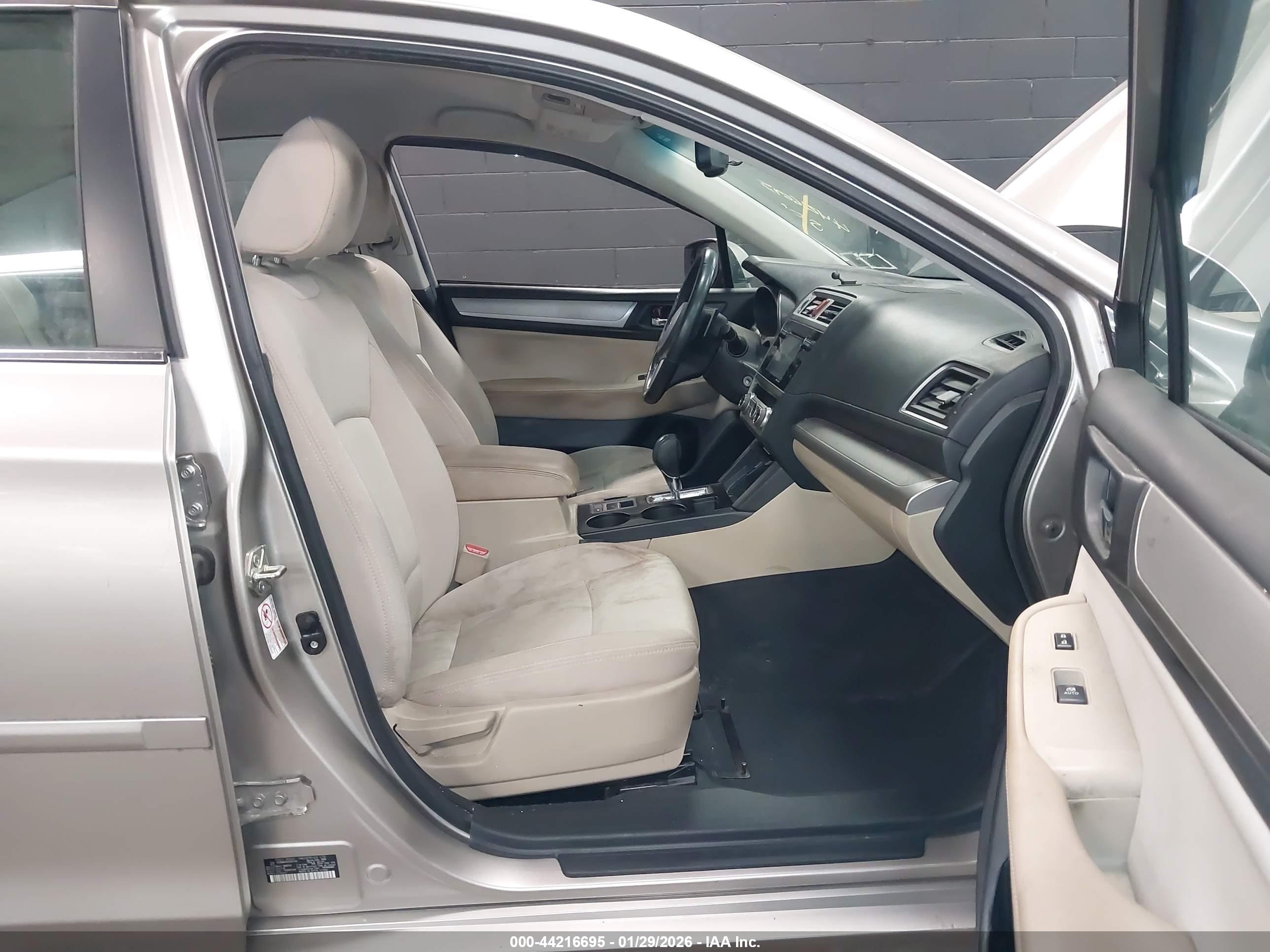 SUBARU LEGACY image 5